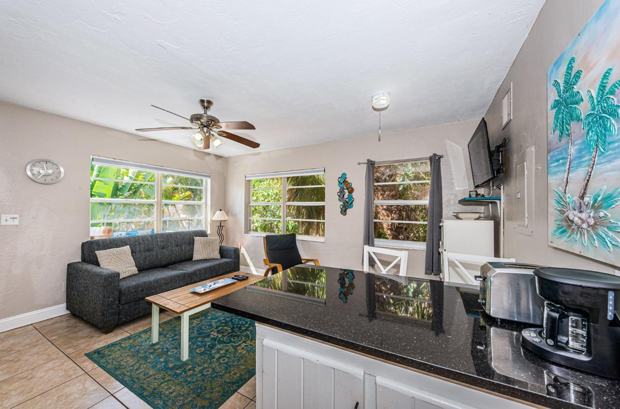 Tropical Blue Water Beachside 7 * Clearwater Beach
