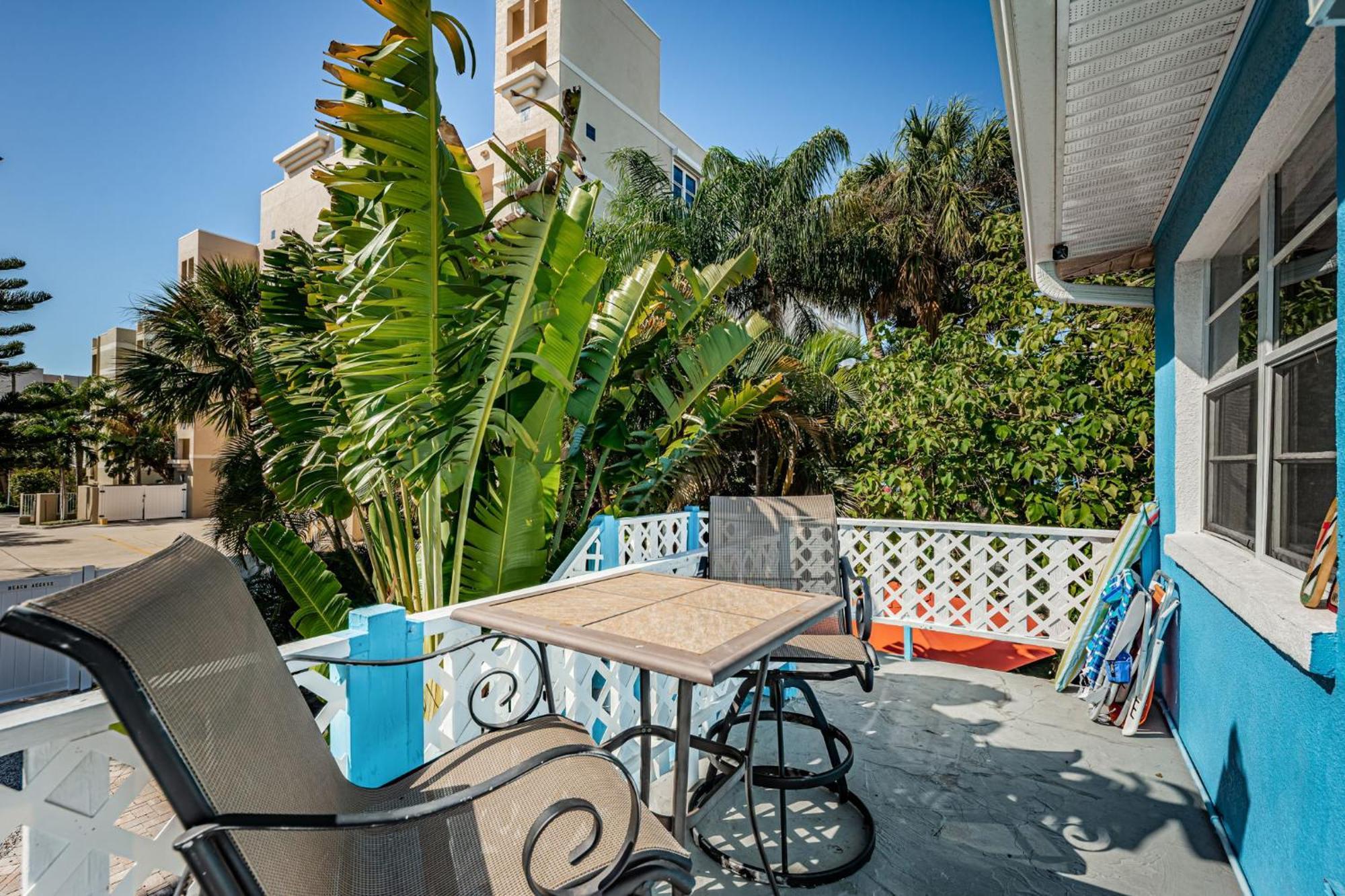 Tropical Blue Water Beachside 7 Apartment Clearwater Beach