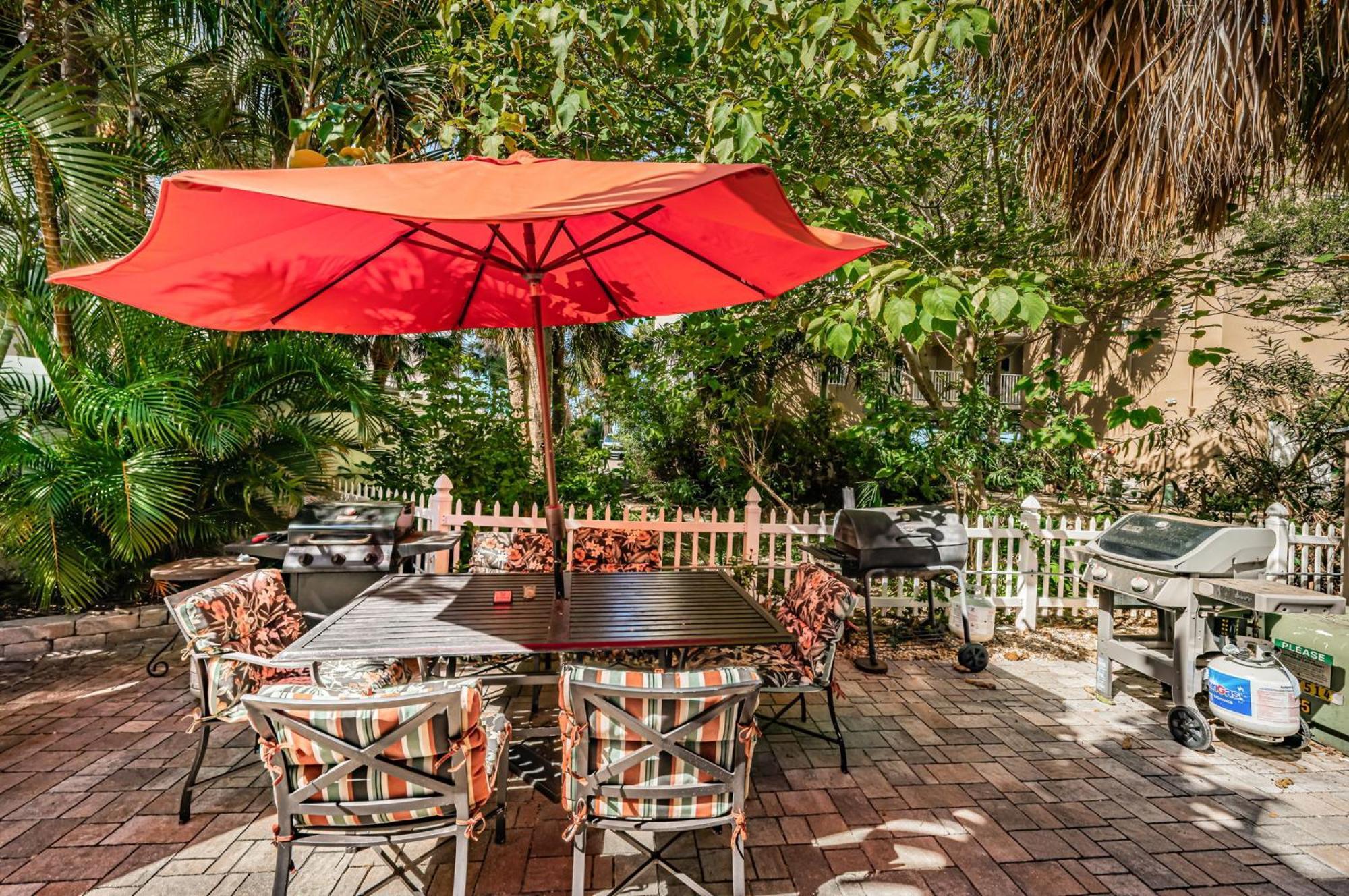 Tropical Blue Water Beachside 7 * Clearwater Beach