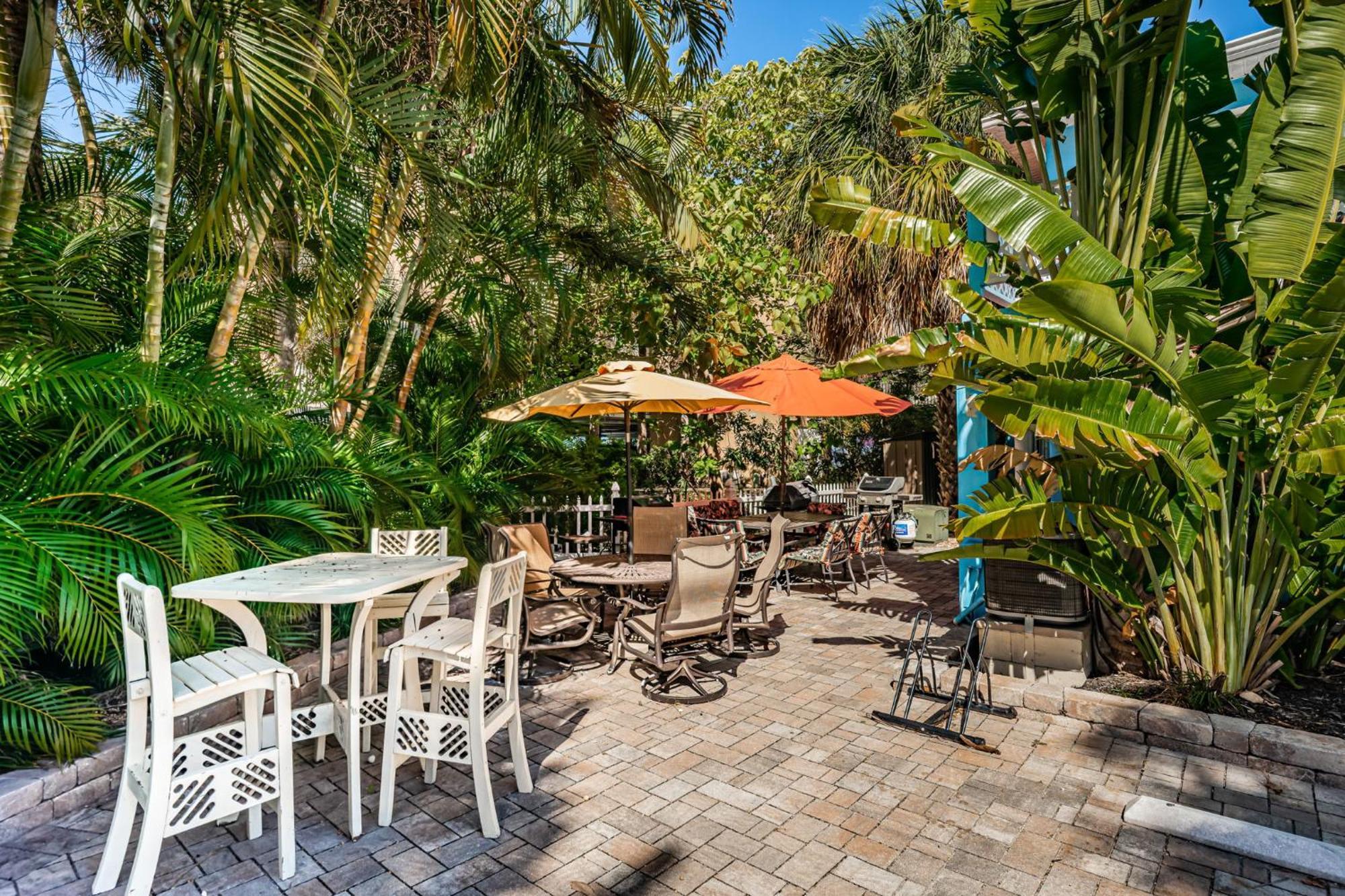 Blue Water Beachside 6 *