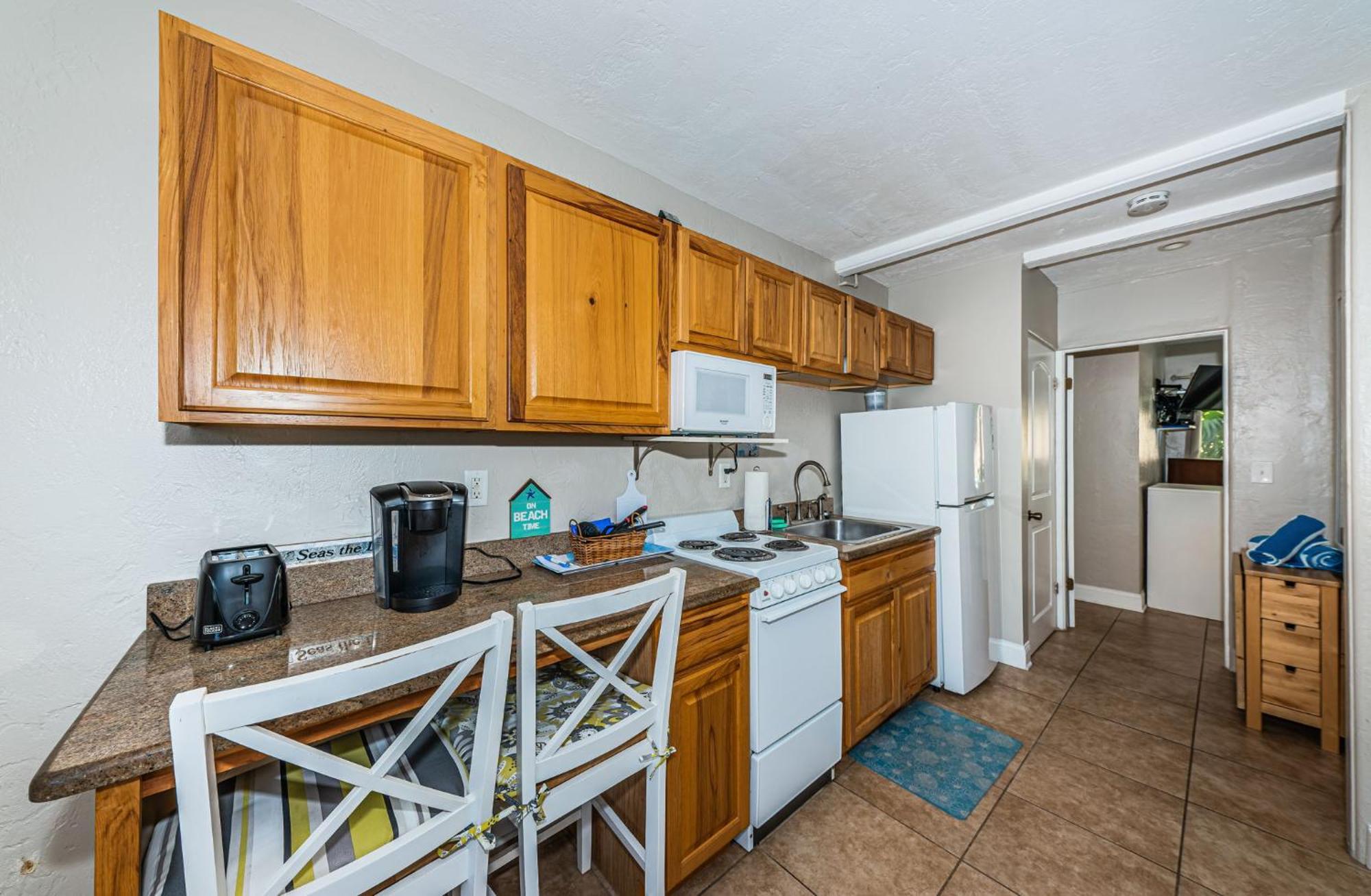 Blue Water Beachside 6 Apartment *