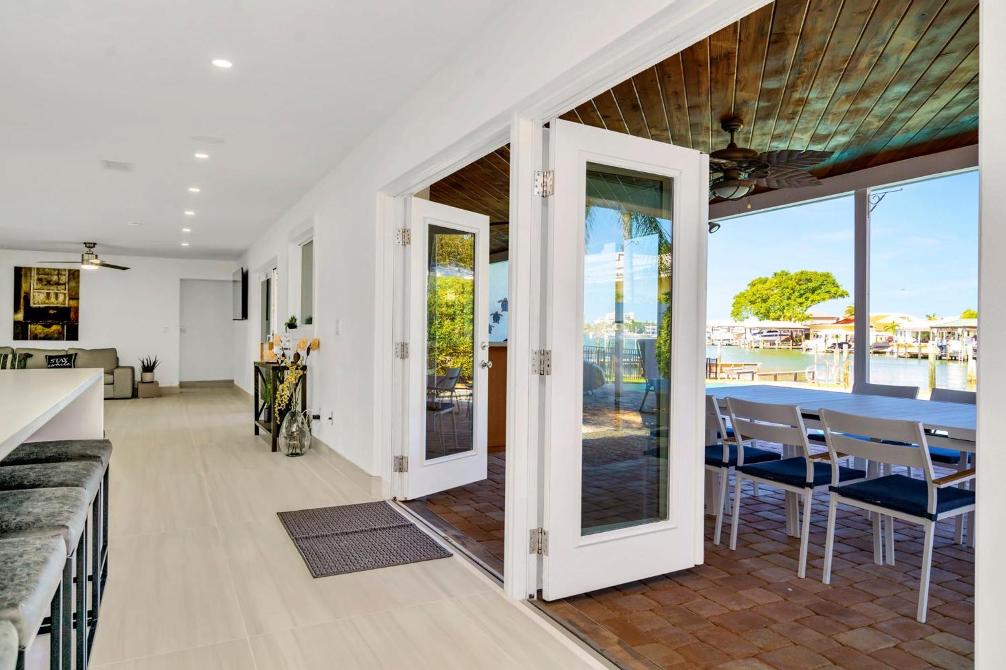 Holiday home Clearwater Waterfront Modern 4bd 2big Open Loft 4bt With Pool Boat Deck Sleep 15 *
