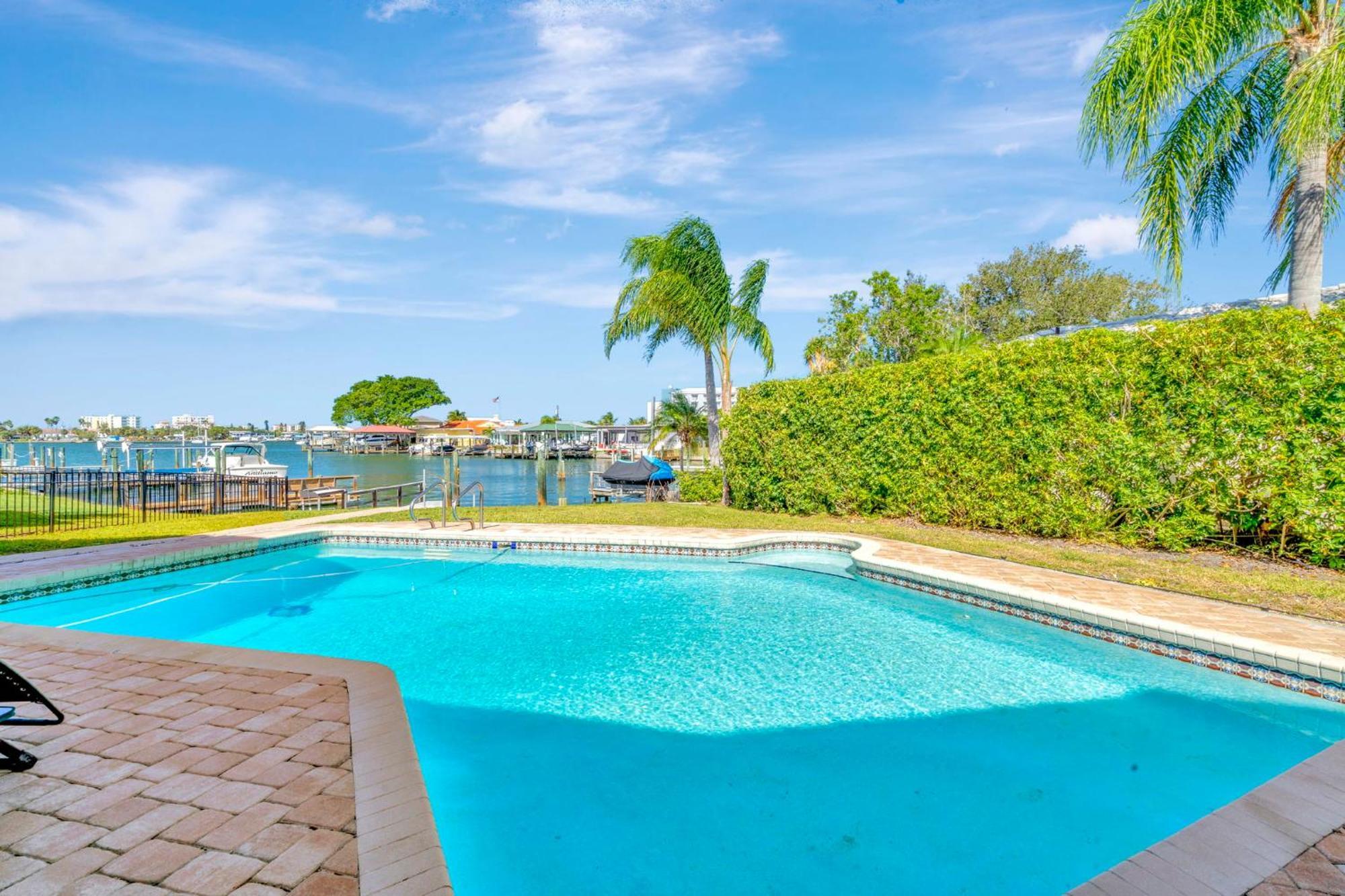 Holiday home Clearwater Waterfront Modern 4bd 2big Open Loft 4bt With Pool Boat Deck Sleep 15 *