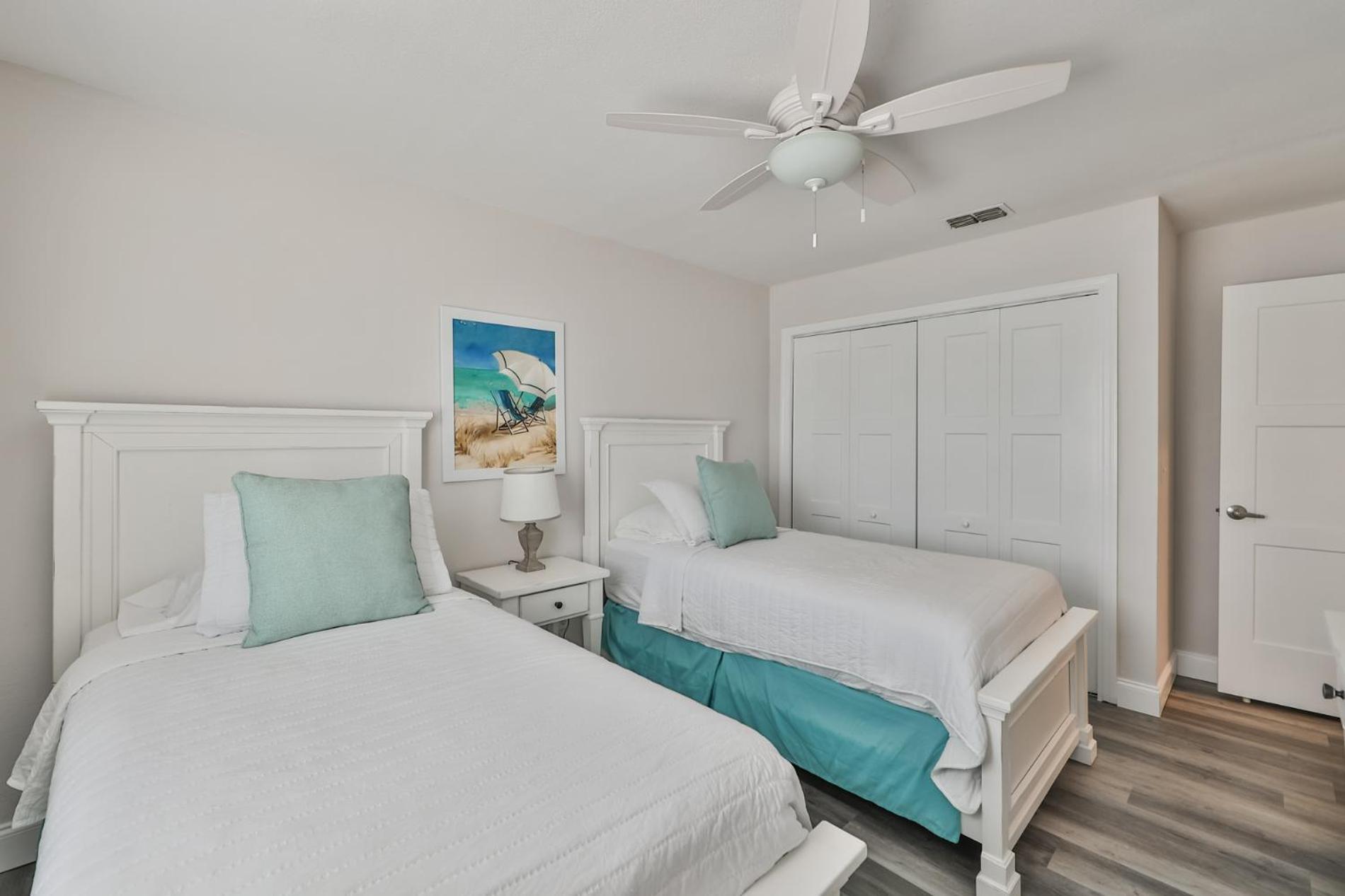 Apartment 100 Steps To Beautiful Indian Rocks Beach, Oceanside, 2 Bedroom Updated Clearwater Beach