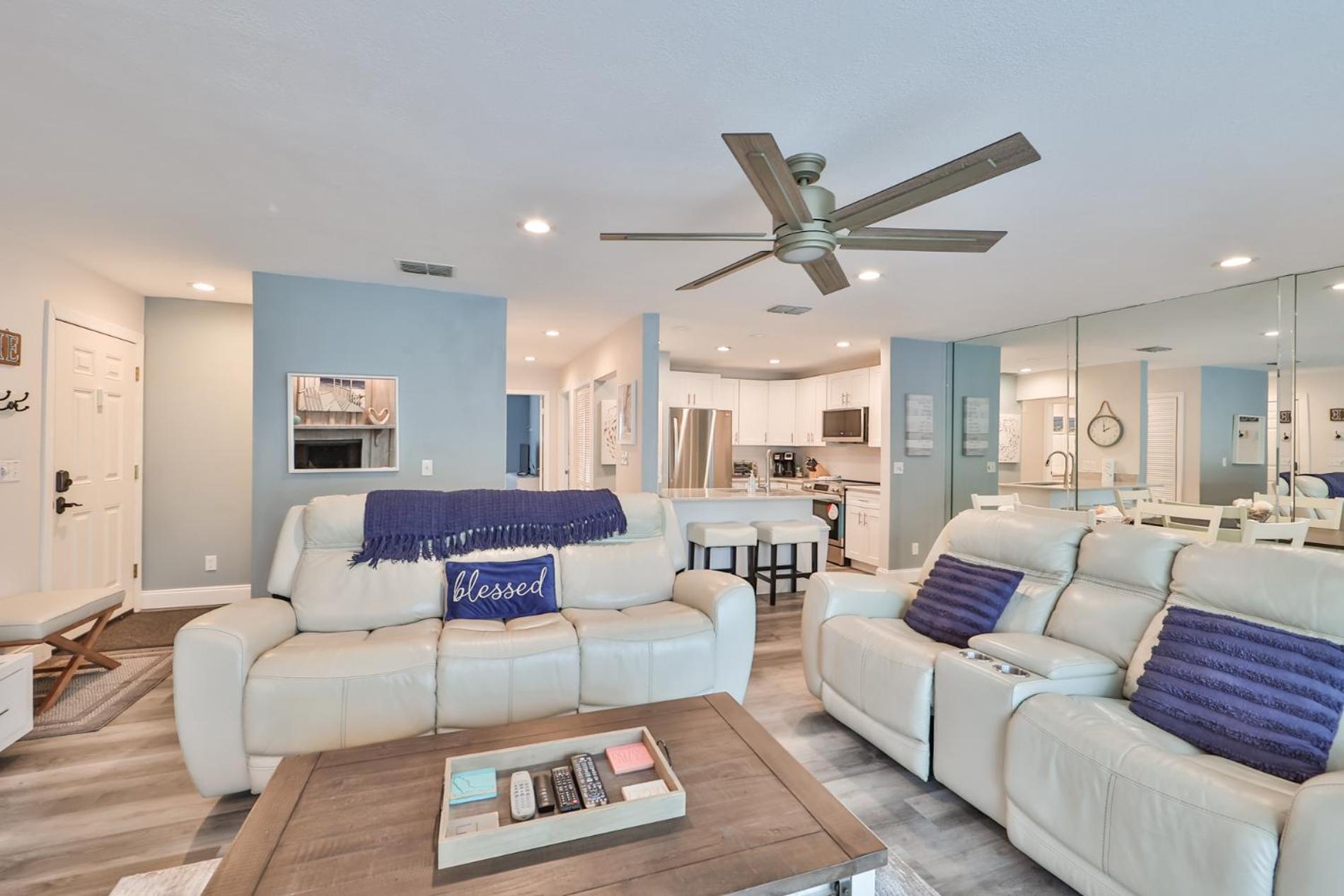 100 Steps To Beautiful Indian Rocks Beach, Oceanside, 2 Bedroom Updated Apartment