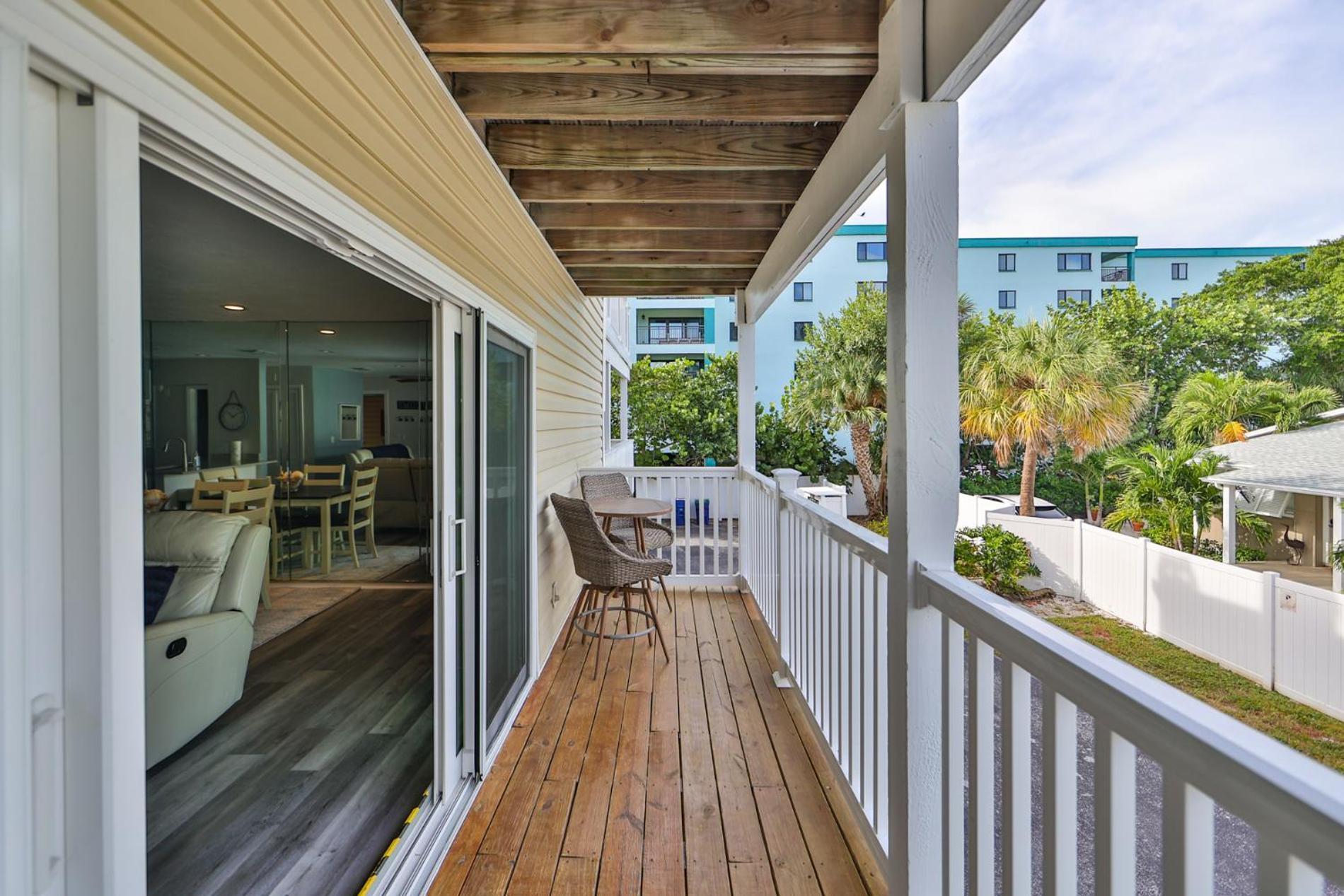 100 Steps To Beautiful Indian Rocks Beach, Oceanside, 2 Bedroom Updated Apartment