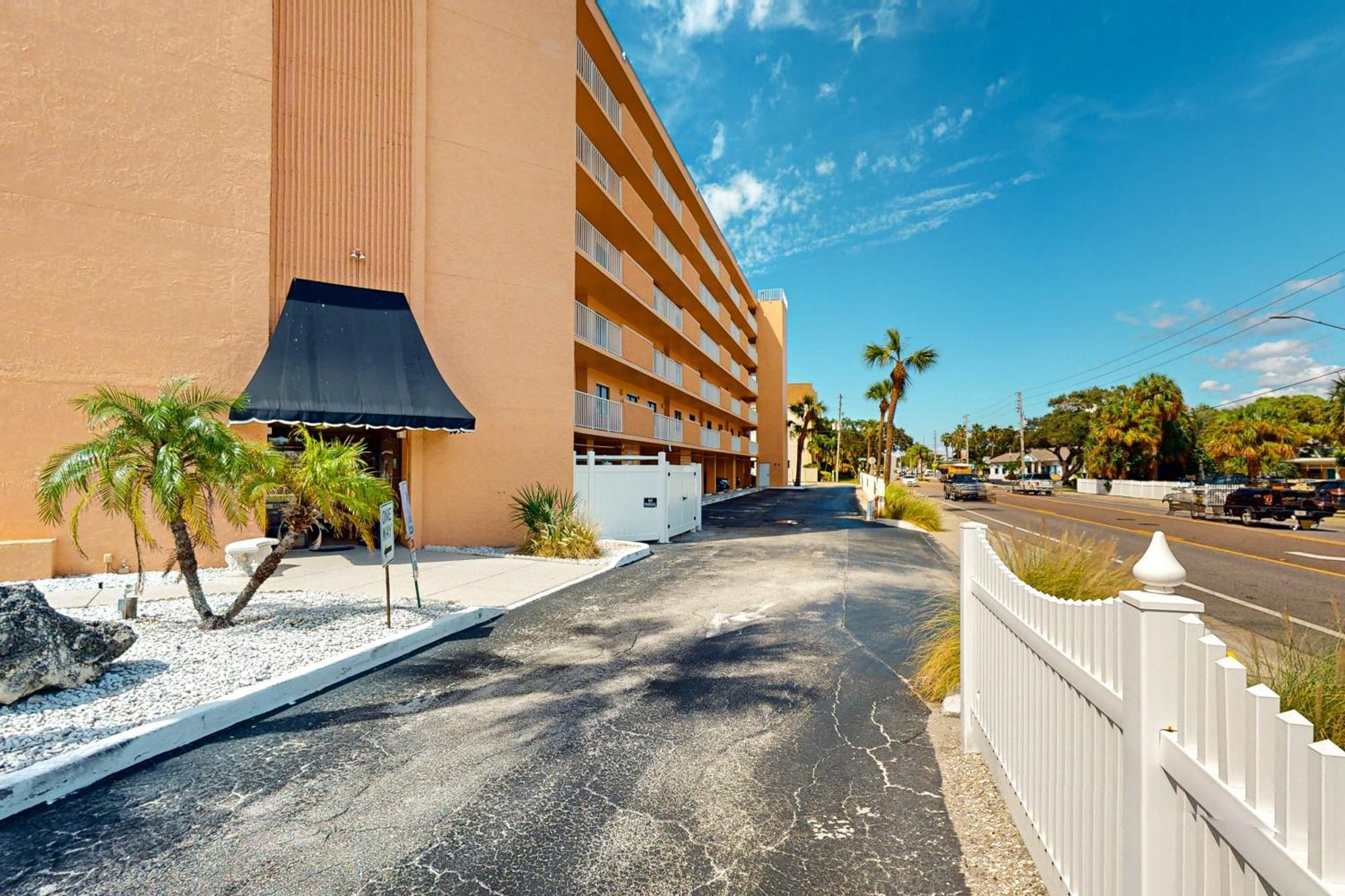 Reef Club 208