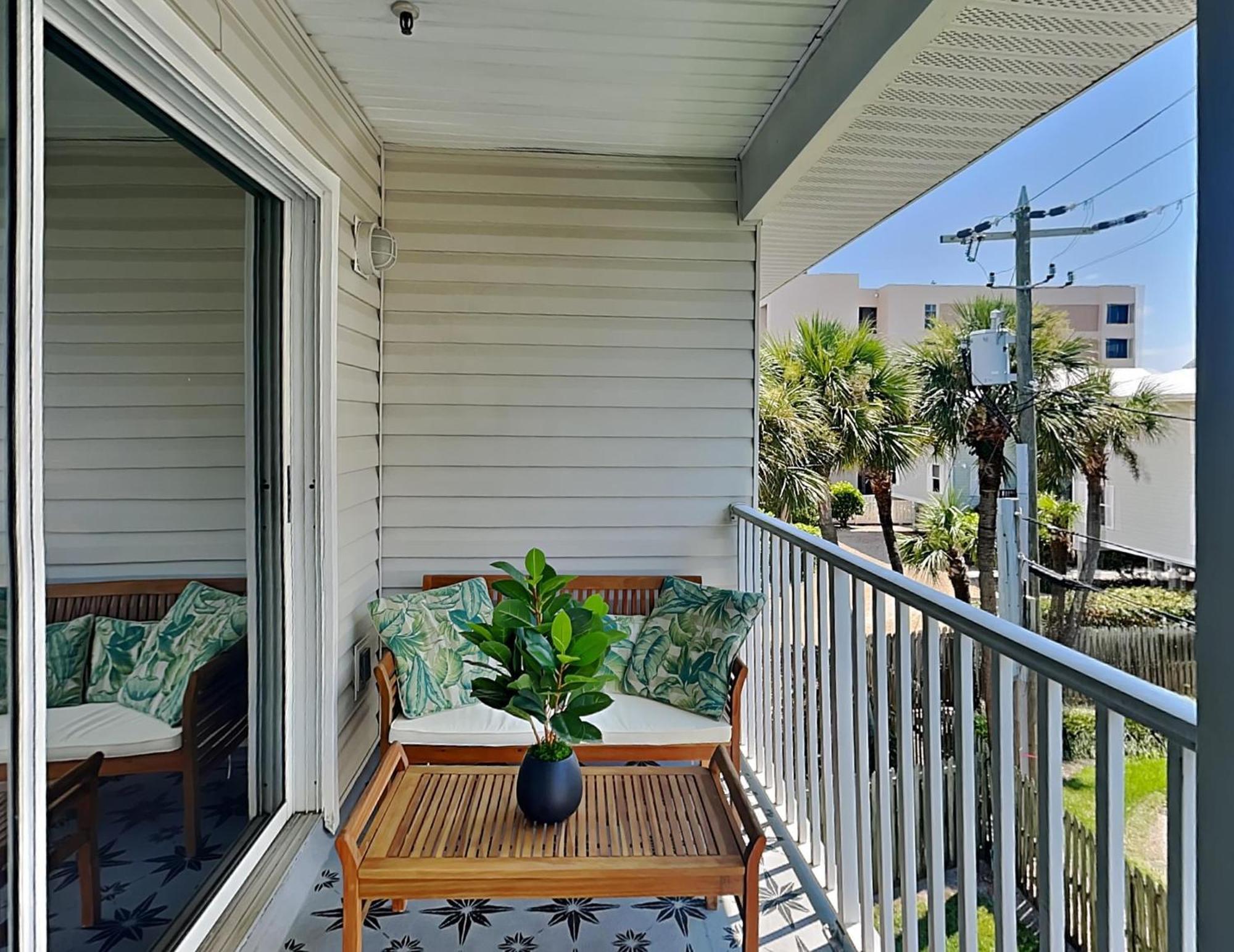 Casa Mar Y Palmera 202a Apartment Clearwater Beach