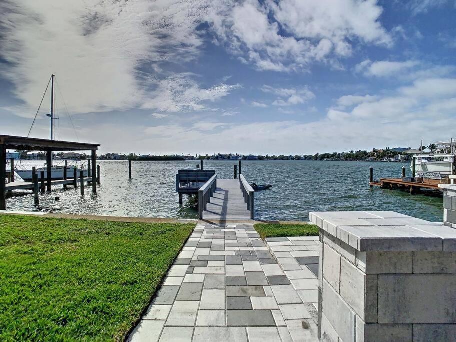 Holiday home Magical Sunset Waterfront View, Renovated 3bd 2bth Clearwater Beach