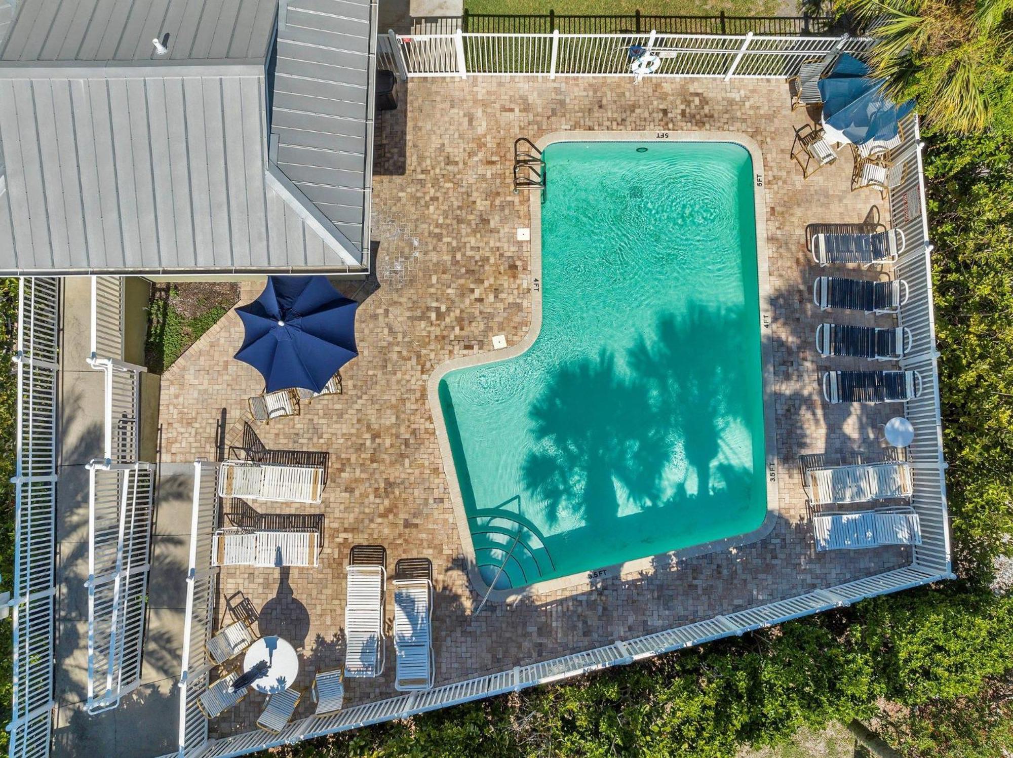 Perfect 2-bed 2-bath Townhome With 1390 Sq Ft And Garage By The Apartment