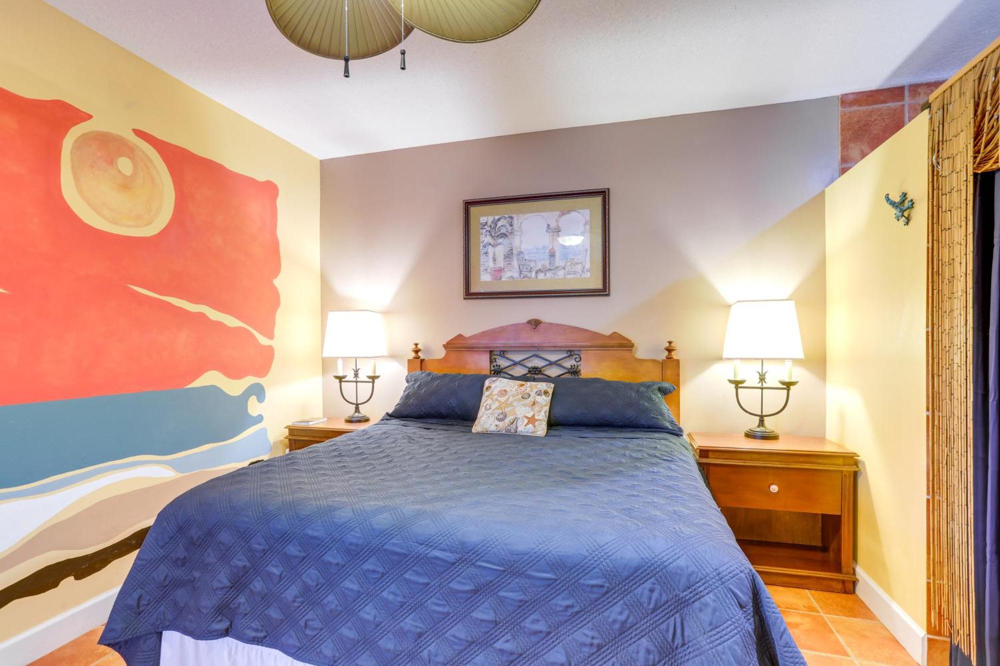 Apartment Vibrant - Walk To Indian Rocks Beach!