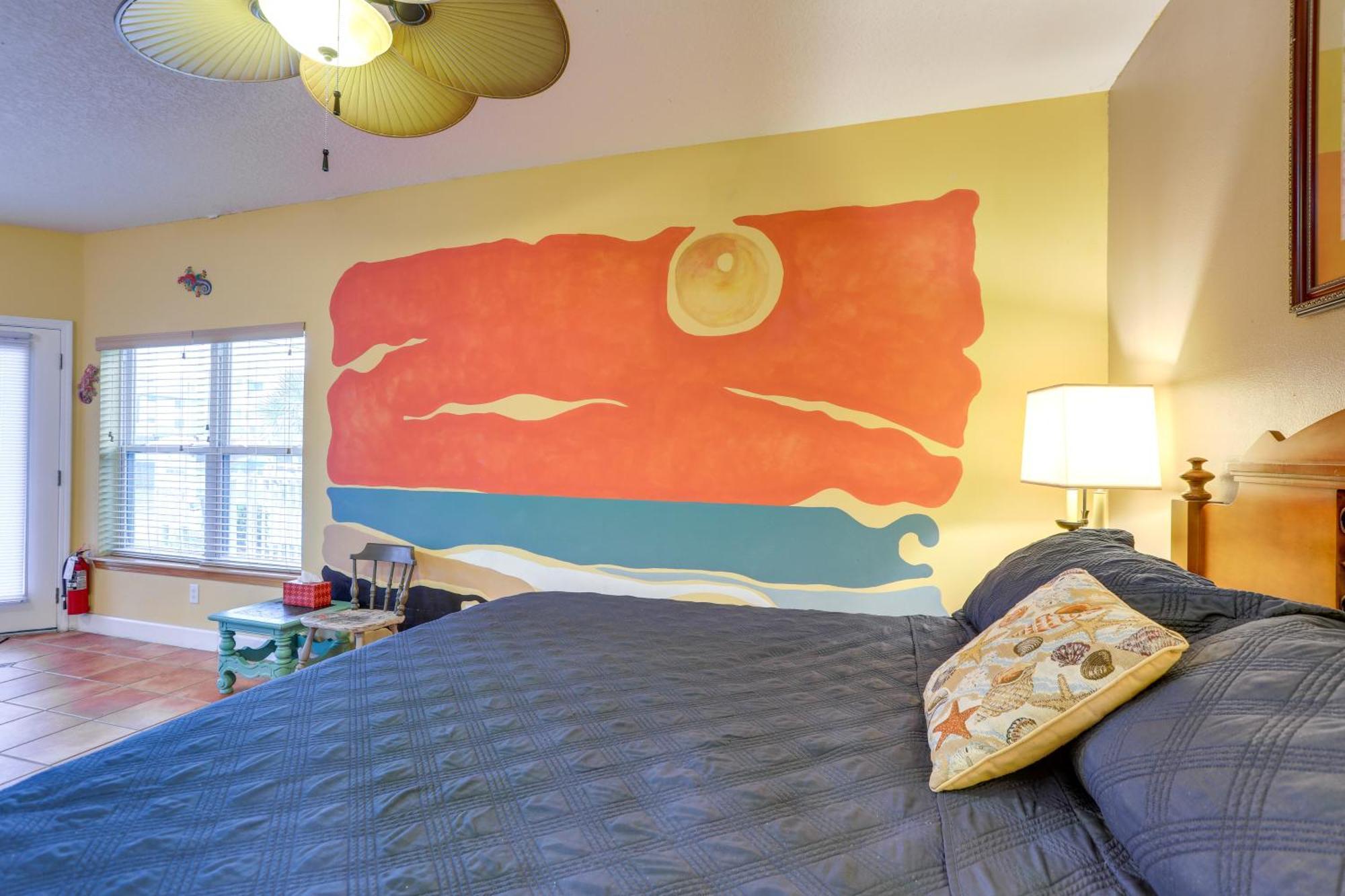 Apartment Vibrant - Walk To Indian Rocks Beach!