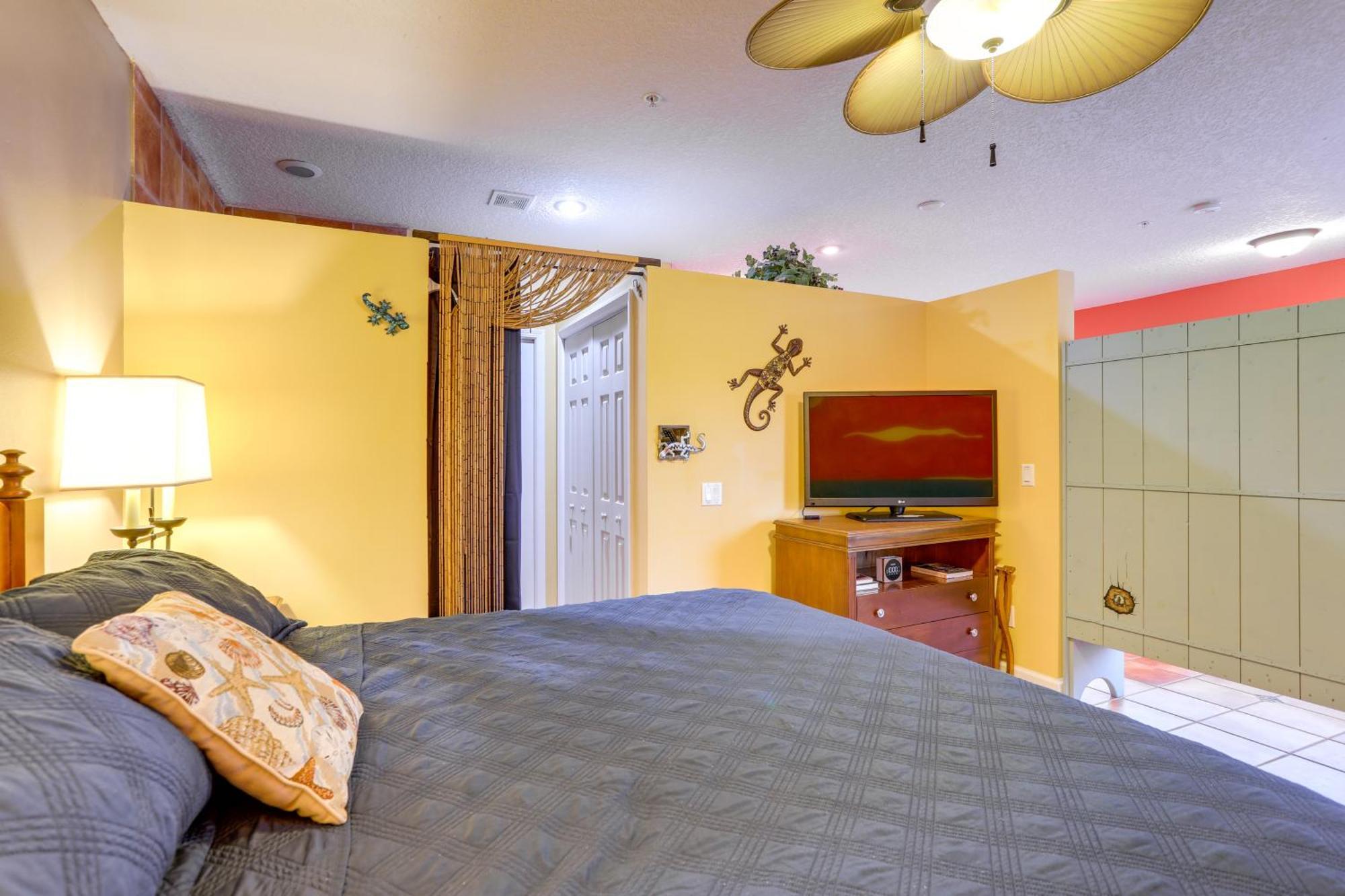 Vibrant - Walk To Indian Rocks Beach! Apartment Clearwater Beach