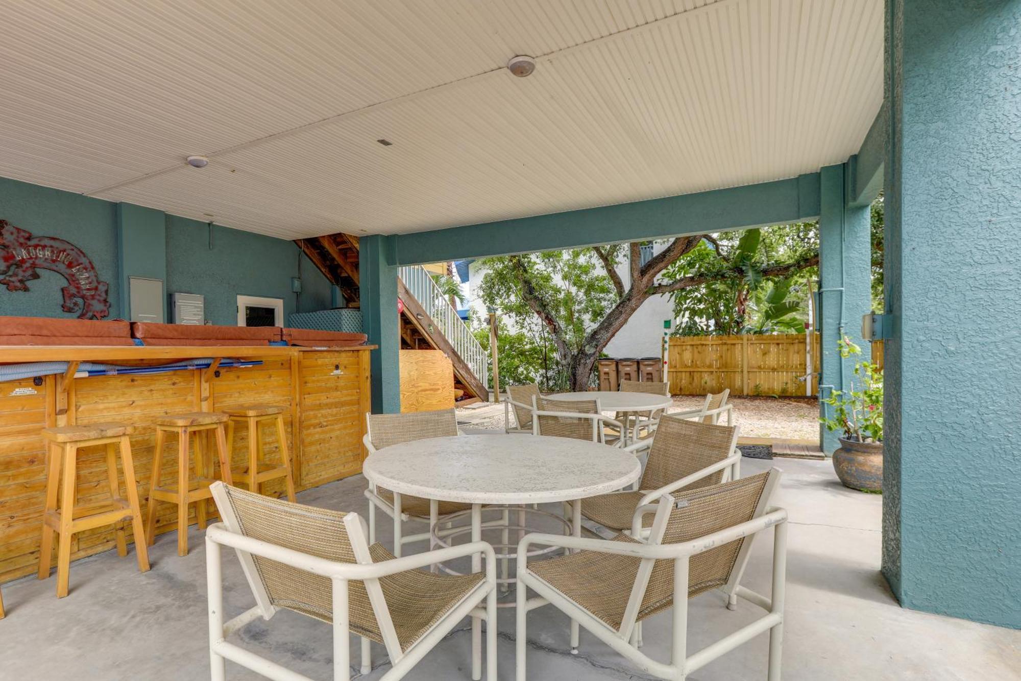 Vibrant - Walk To Indian Rocks Beach! Apartment Clearwater Beach