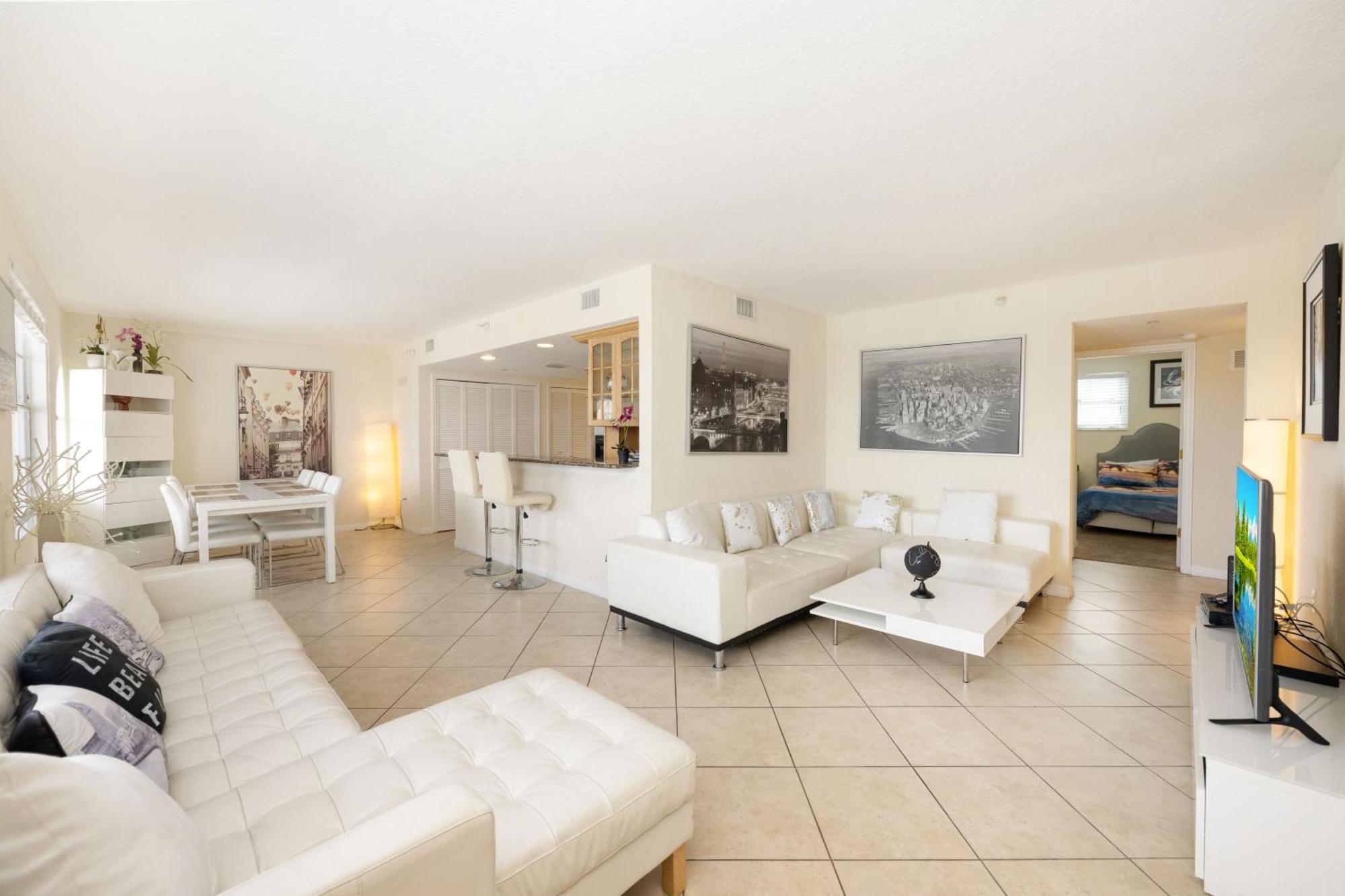 Lovely Clearwater Ocean Front Great Location 2bd Holiday home