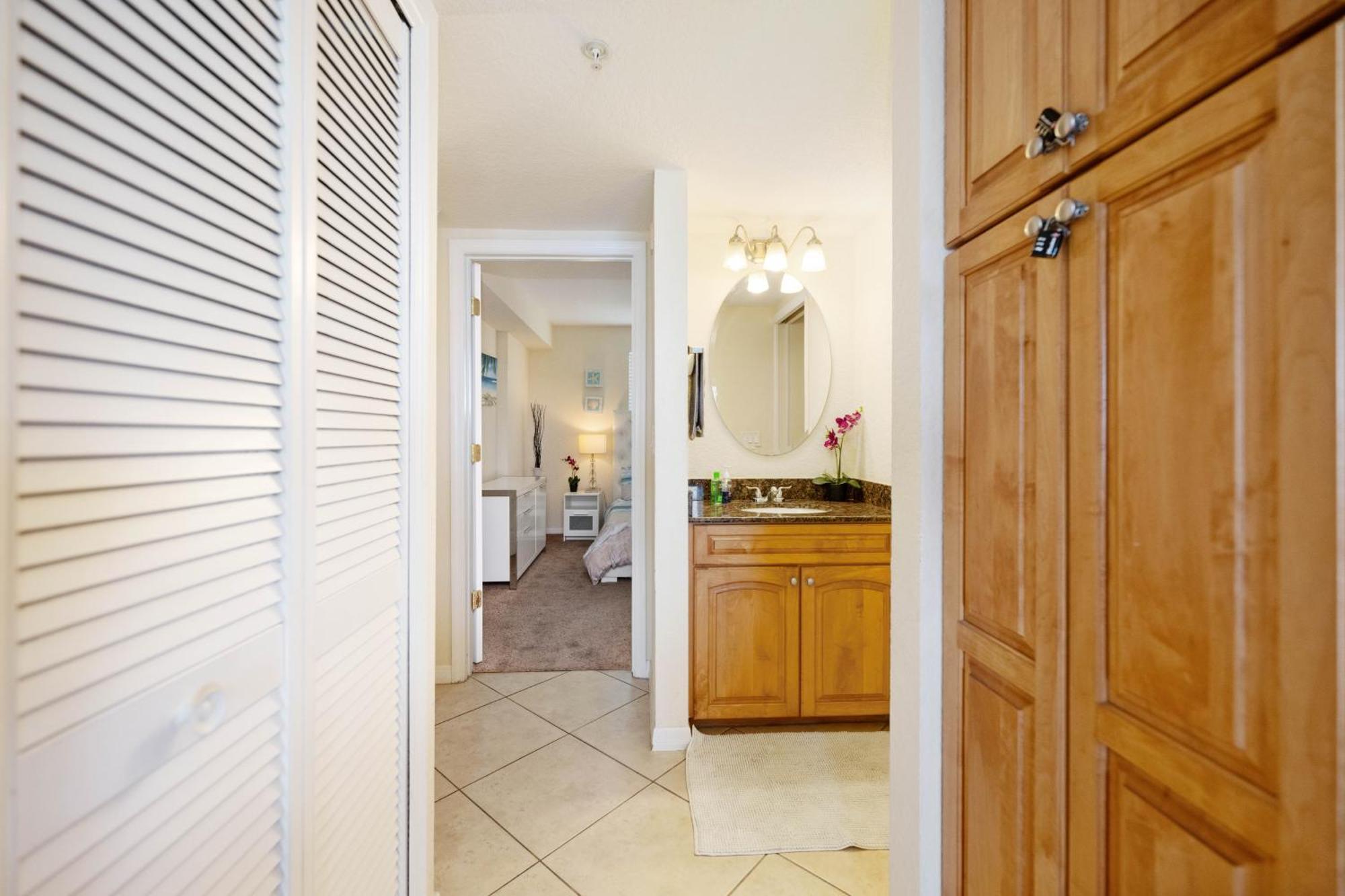 Lovely Clearwater Ocean Front Great Location 2bd *
