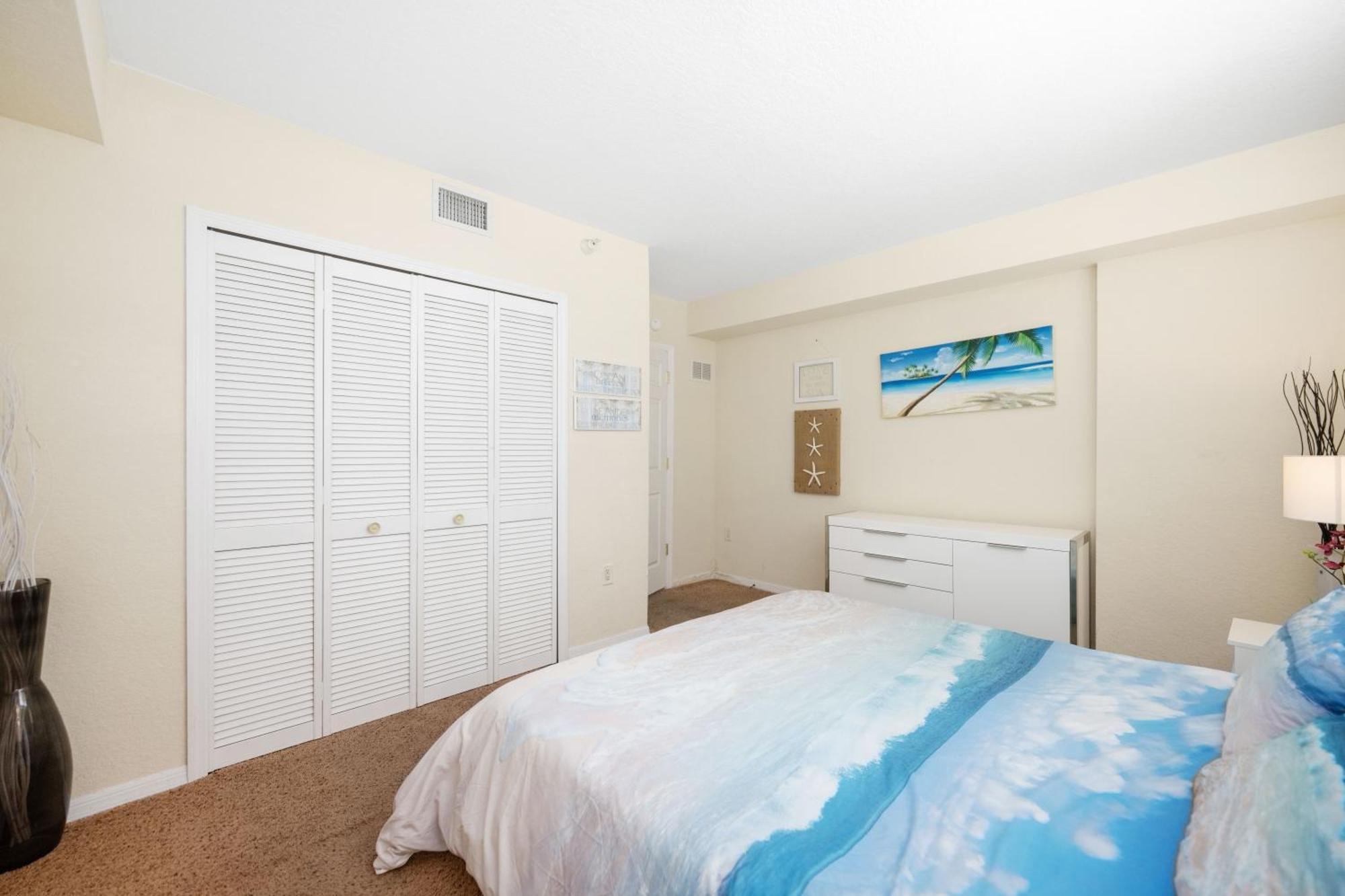 Lovely Clearwater Ocean Front Great Location 2bd Holiday home