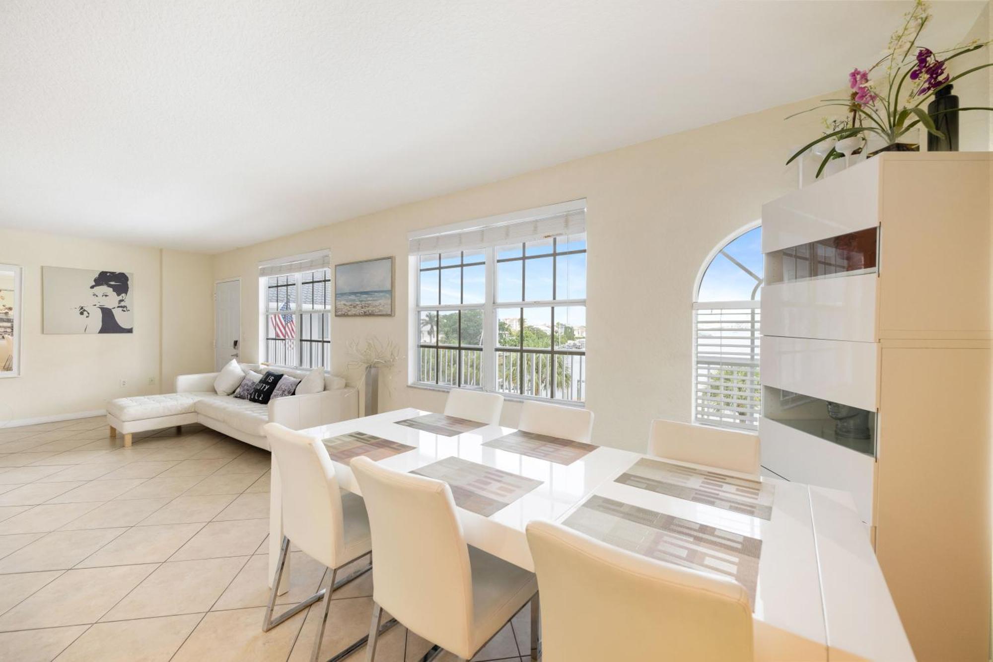 Holiday home Lovely Clearwater Ocean Front Great Location 2bd *