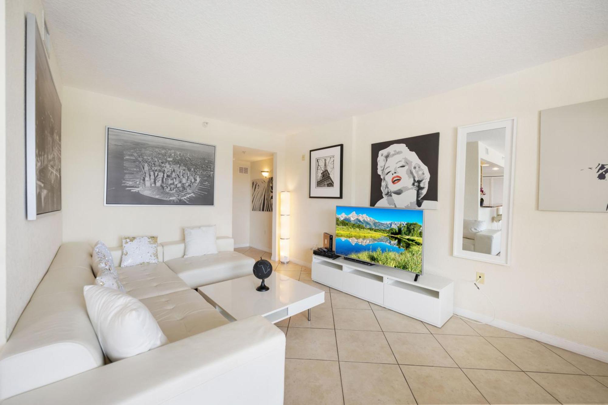 Lovely Clearwater Ocean Front Great Location 2bd Holiday home