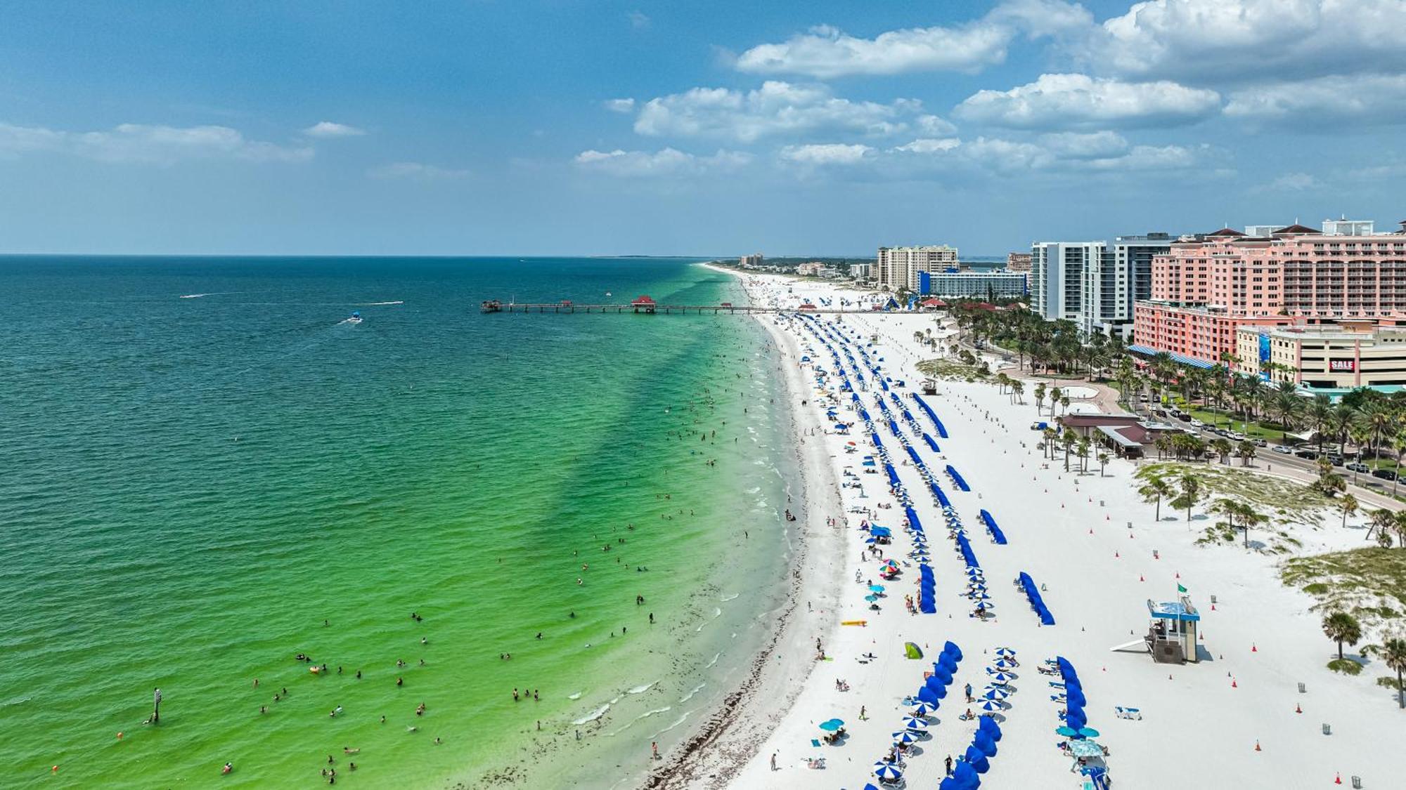 Lovely Clearwater Ocean Front Great Location 2bd Holiday home