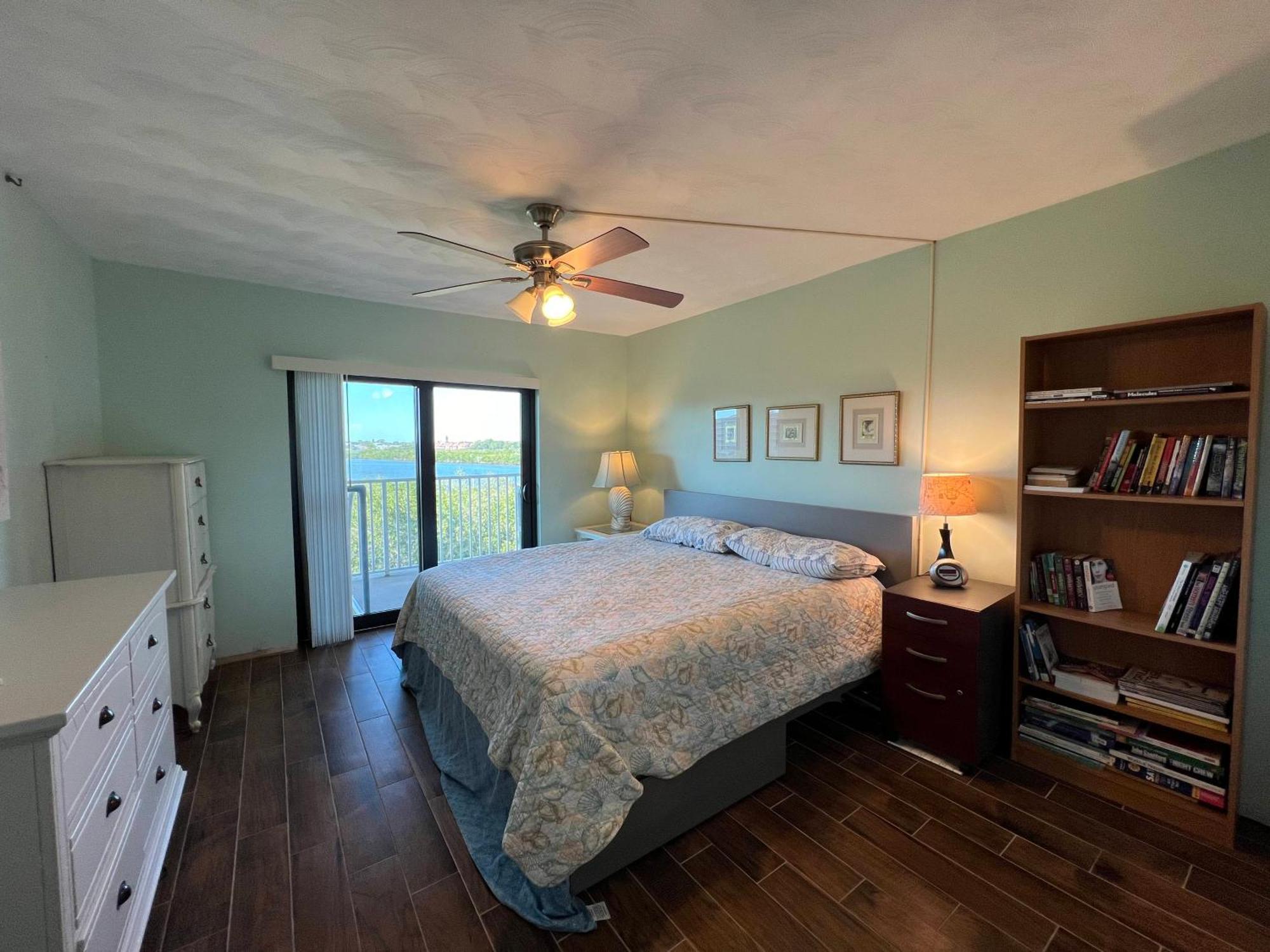 Bayshore Yatch Tennis 2br 3 Beds, Walking Distance To Beautiful Quite *