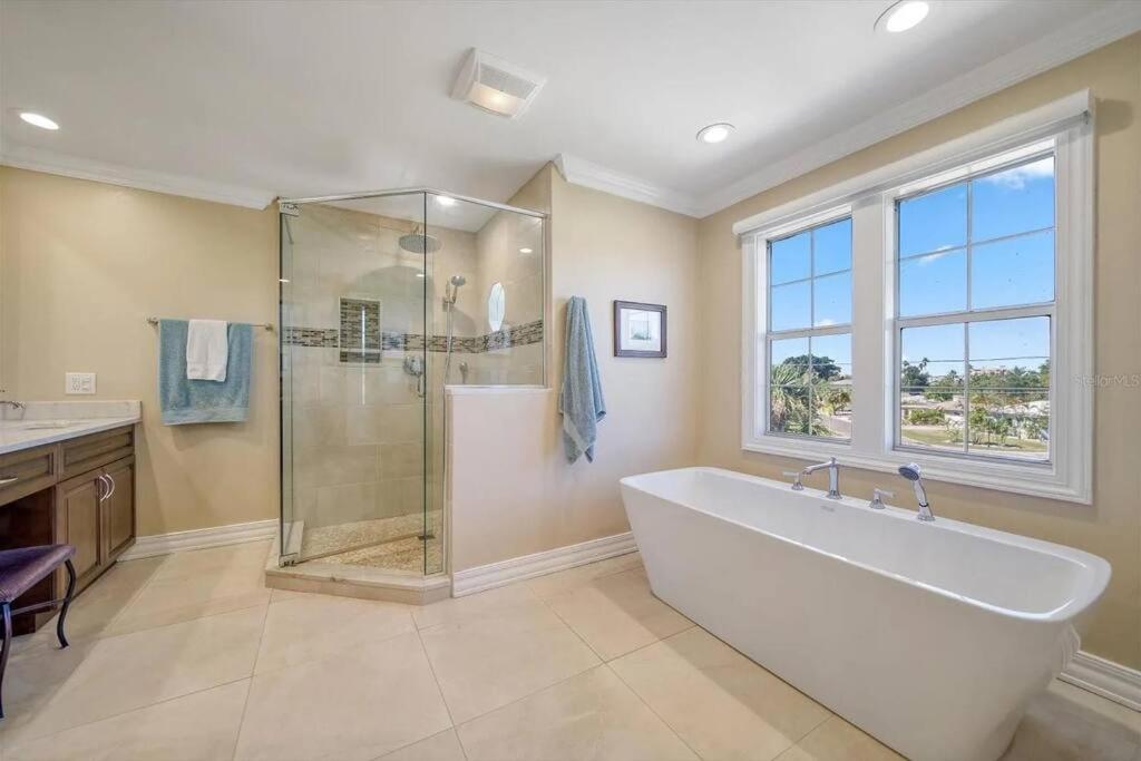 Waterfront Indian Rocks Gem Holiday home Clearwater Beach