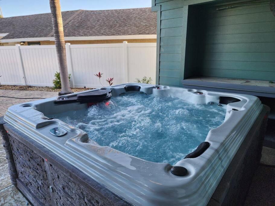 Waterfront Indian Rocks Gem Holiday home *