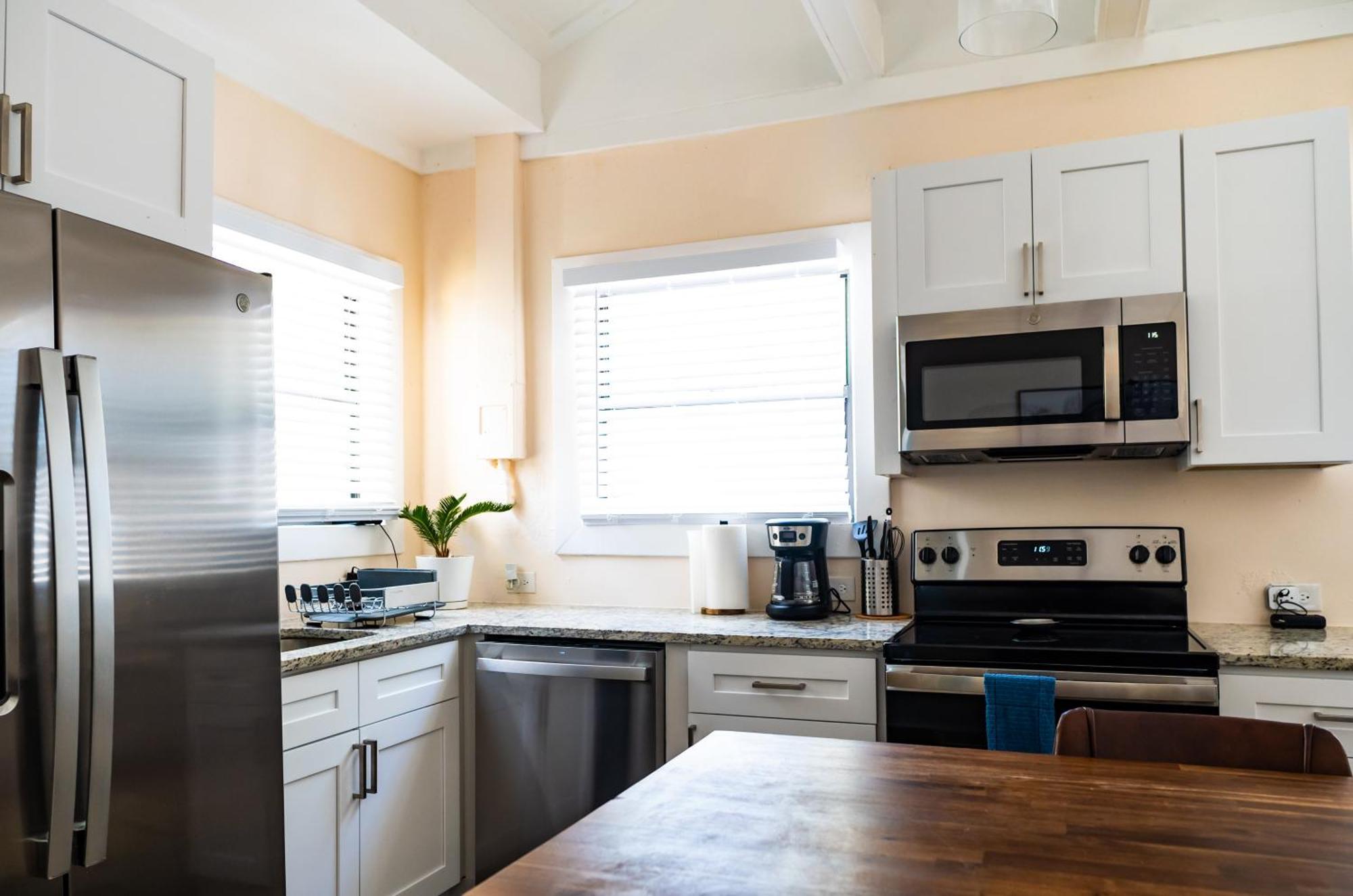 Mid-century 1bd House - Gear - 5min Walk To