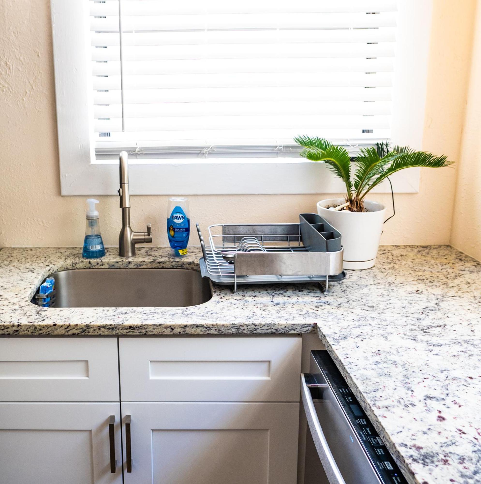 Mid-century 1bd House - Gear - 5min Walk To Holiday home Clearwater Beach