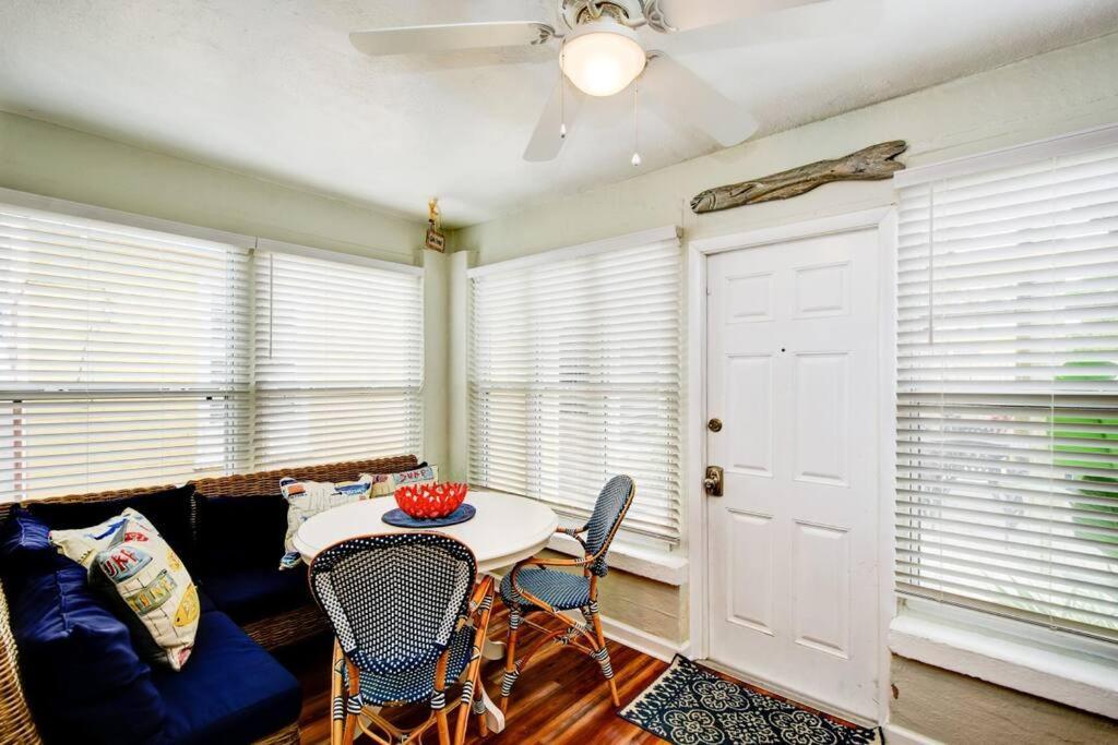 Apartment Seaside Retreat #2.