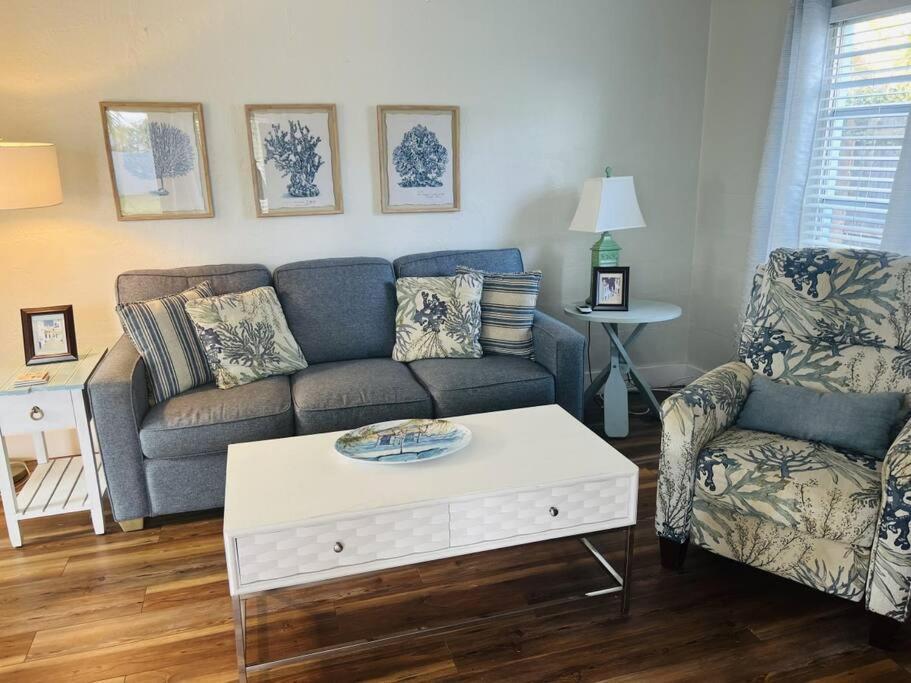 Seaside Retreat #4 Apartment