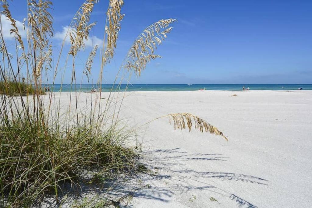 Apartment Seaside Retreat #4 *