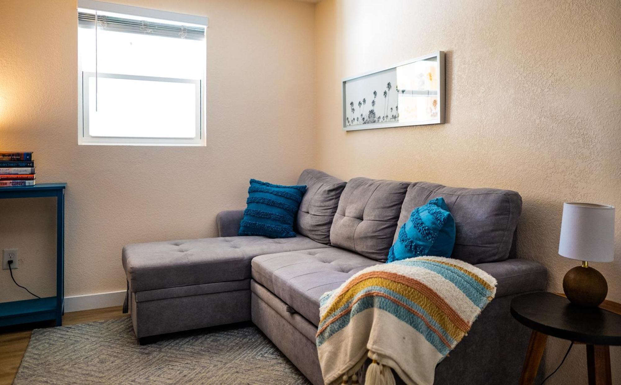 Contemporary - King Bed - 5min Walk To Holiday home Clearwater Beach