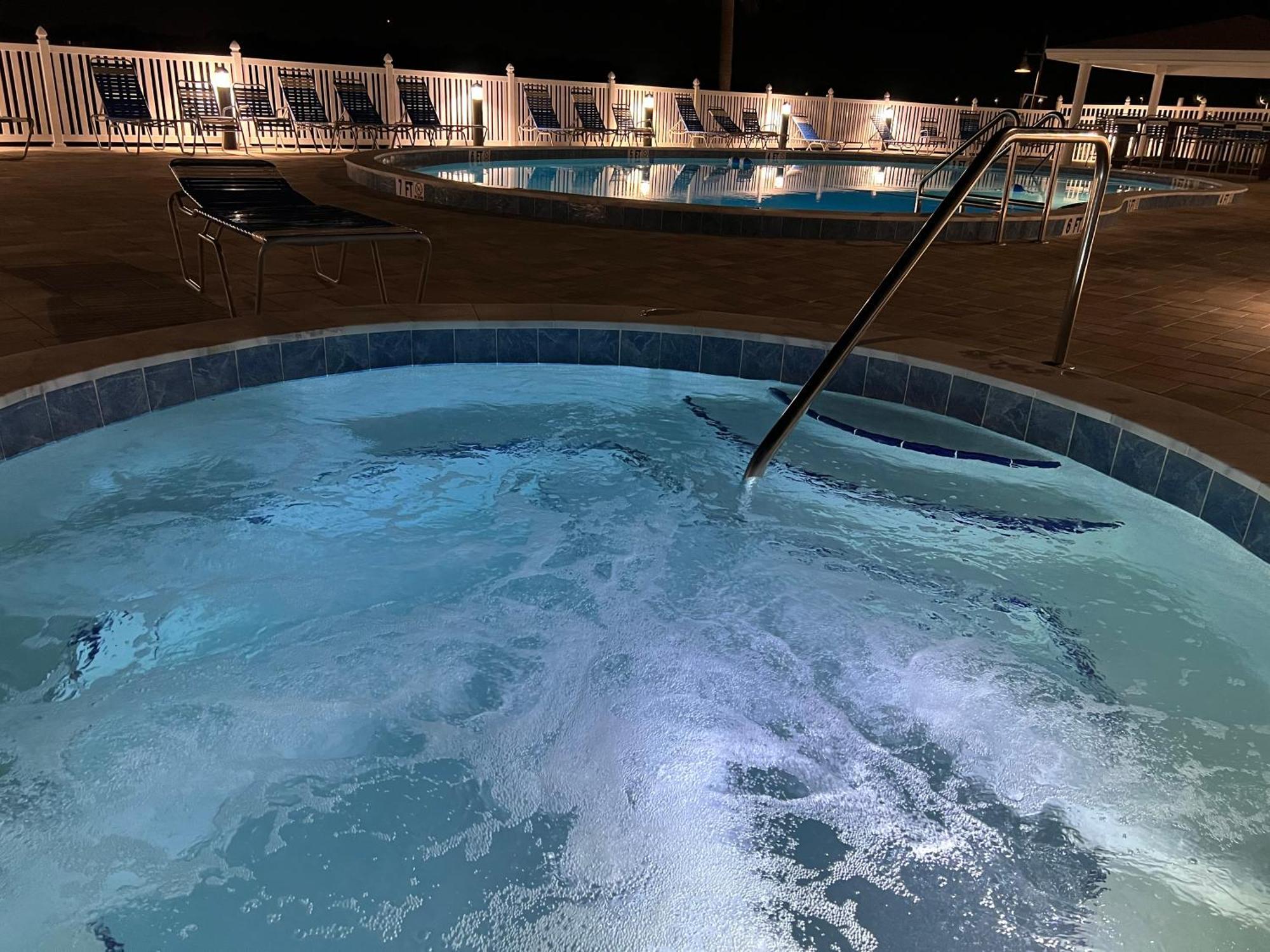 Bayshore Yatch Tennis 2br 3 Beds, Walking Distance To Beautiful Quite Holiday home Clearwater Beach