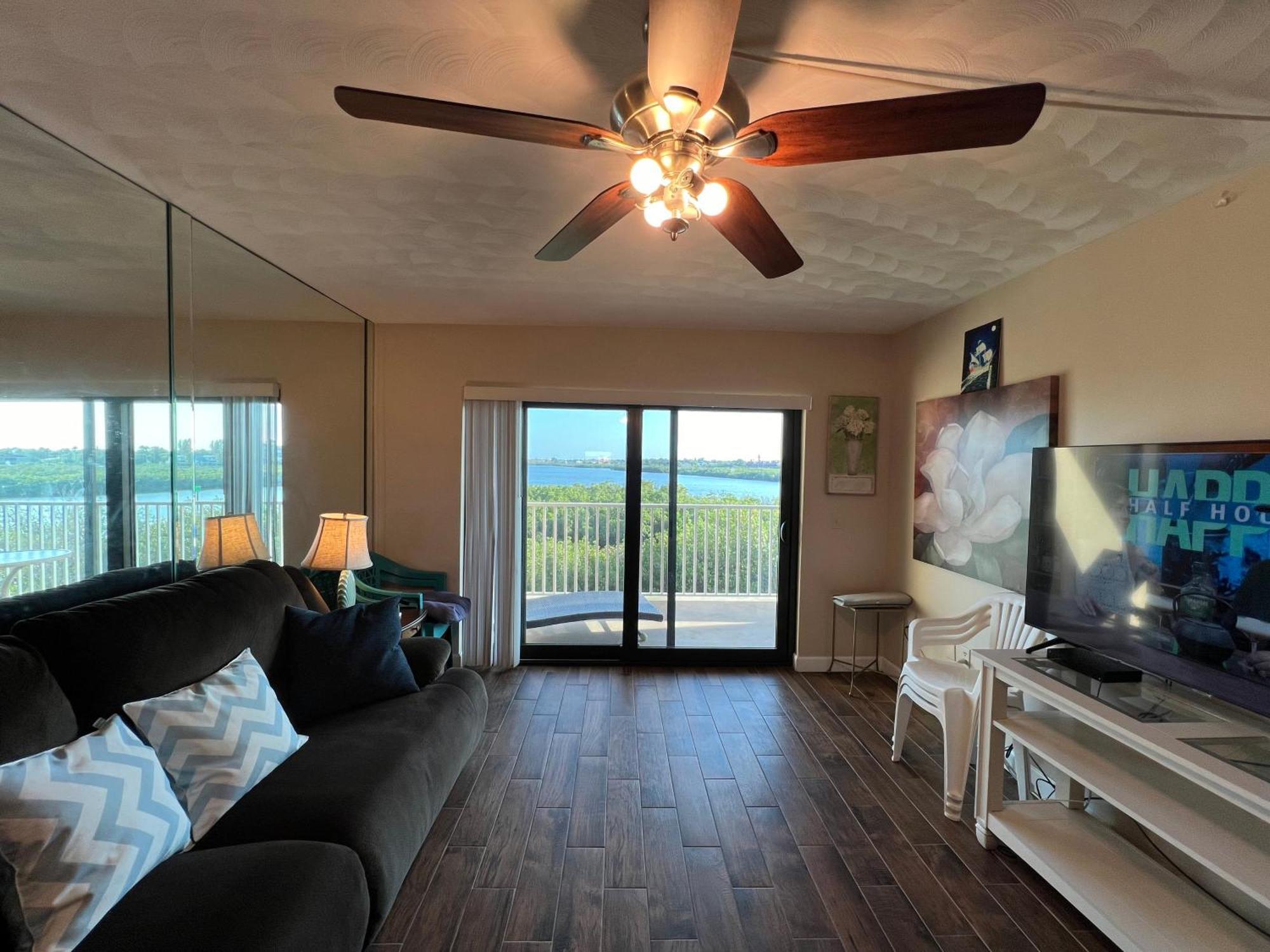 Bayshore Yatch Tennis 2br 3 Beds, Walking Distance To Beautiful Quite Holiday home *