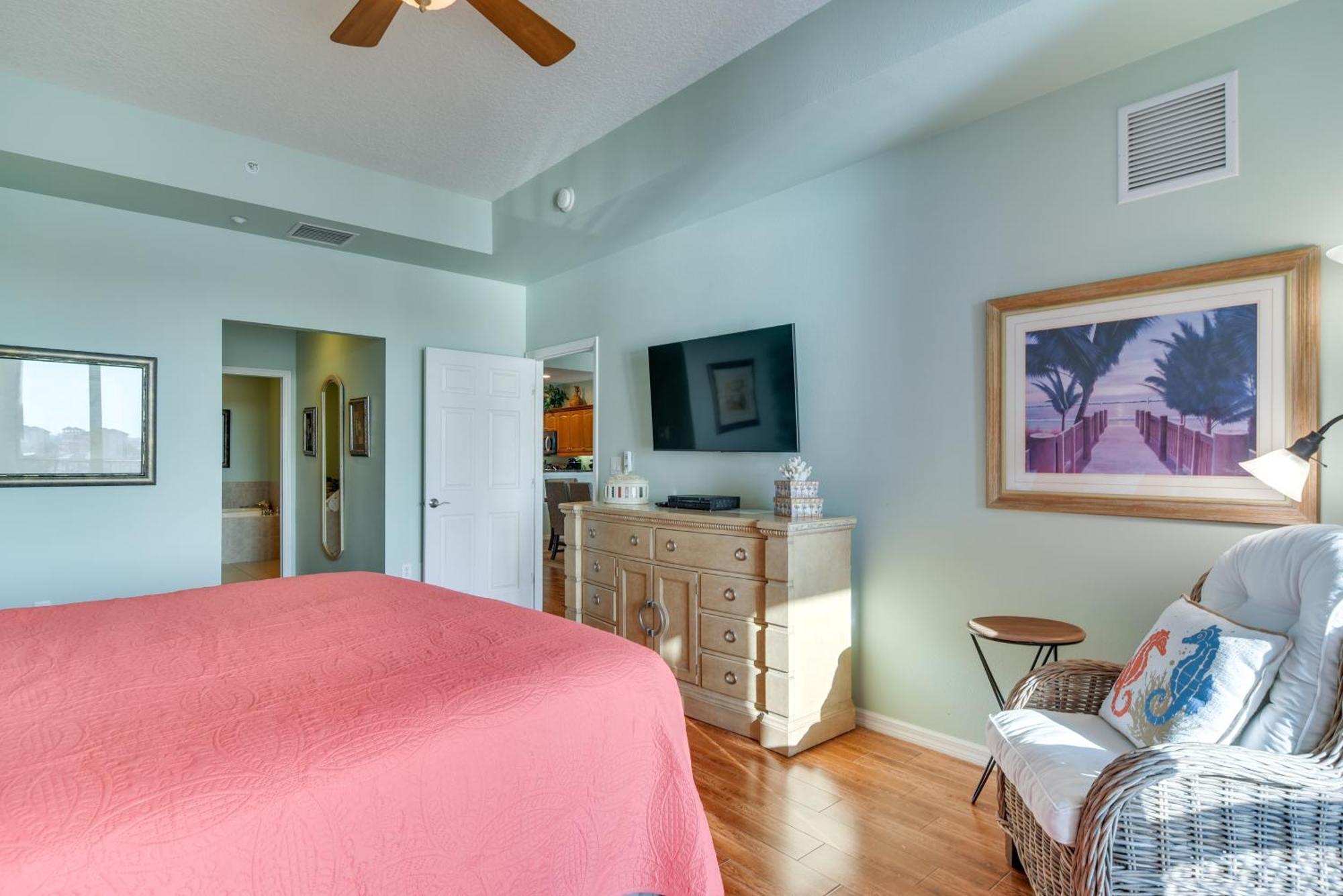Coastal With Harbor Views Steps To Beach! *