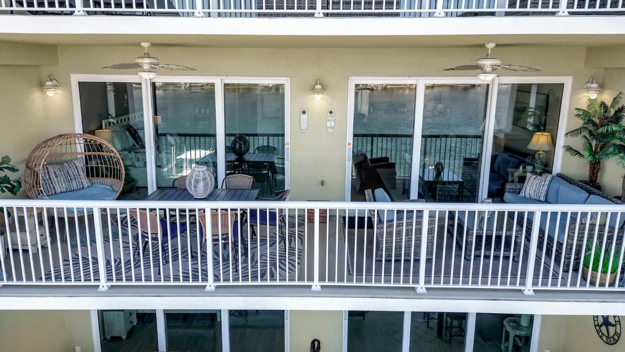 Waterfront -3br - 2kings -pool Balcony - * Clearwater Beach