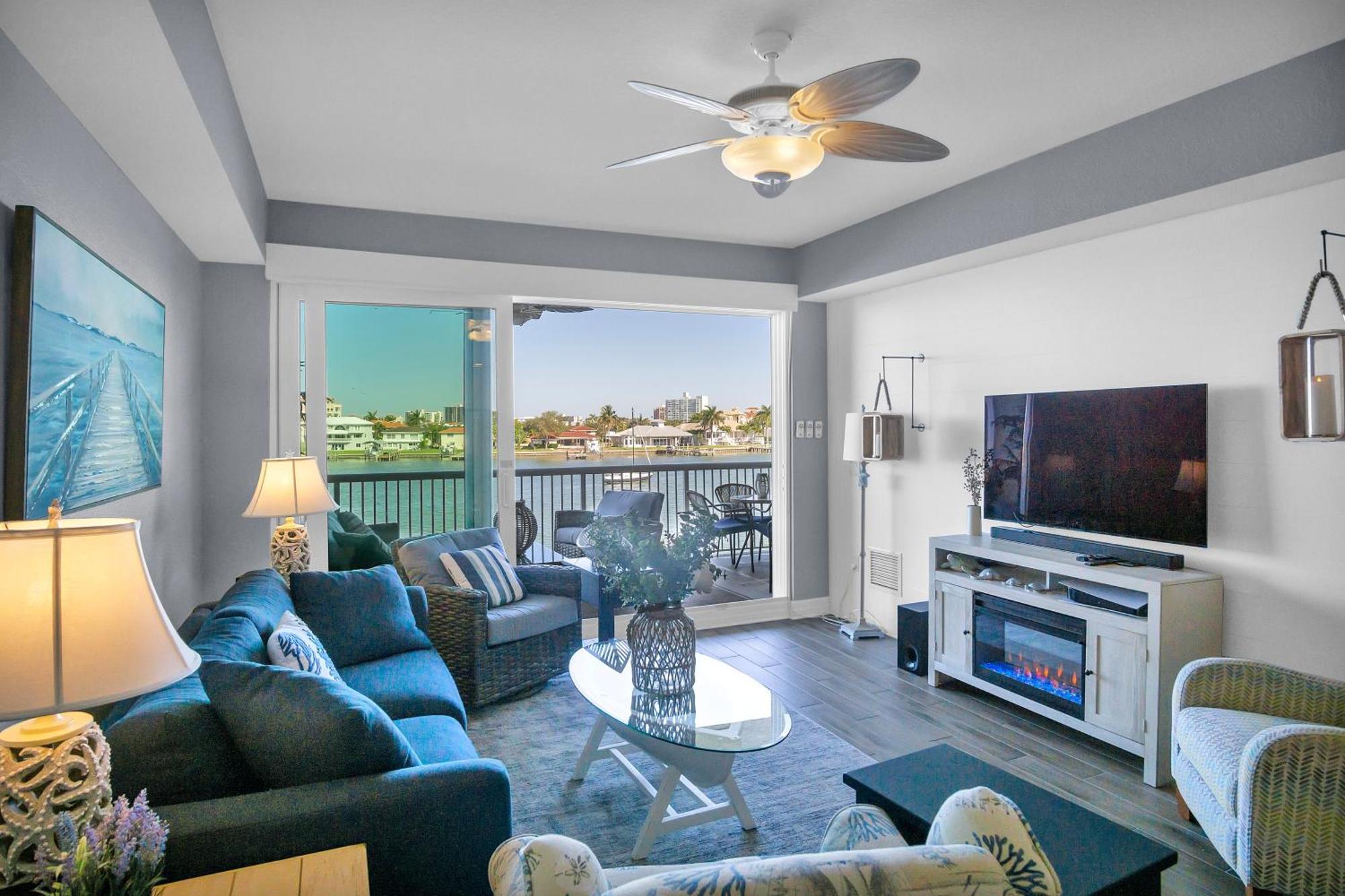 Waterfront -3br - 2kings -pool Balcony - Apartment *