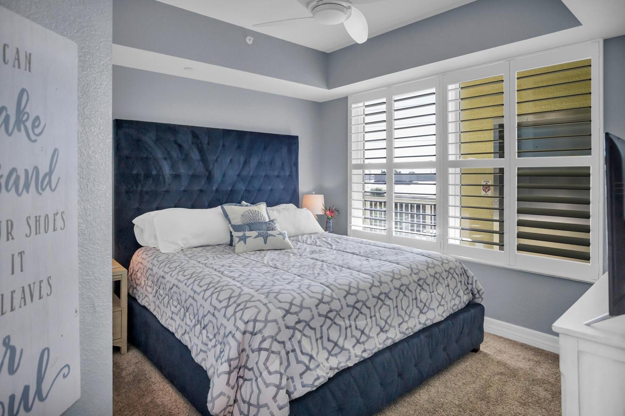 Waterfront -3br - 2kings -pool Balcony - Apartment *