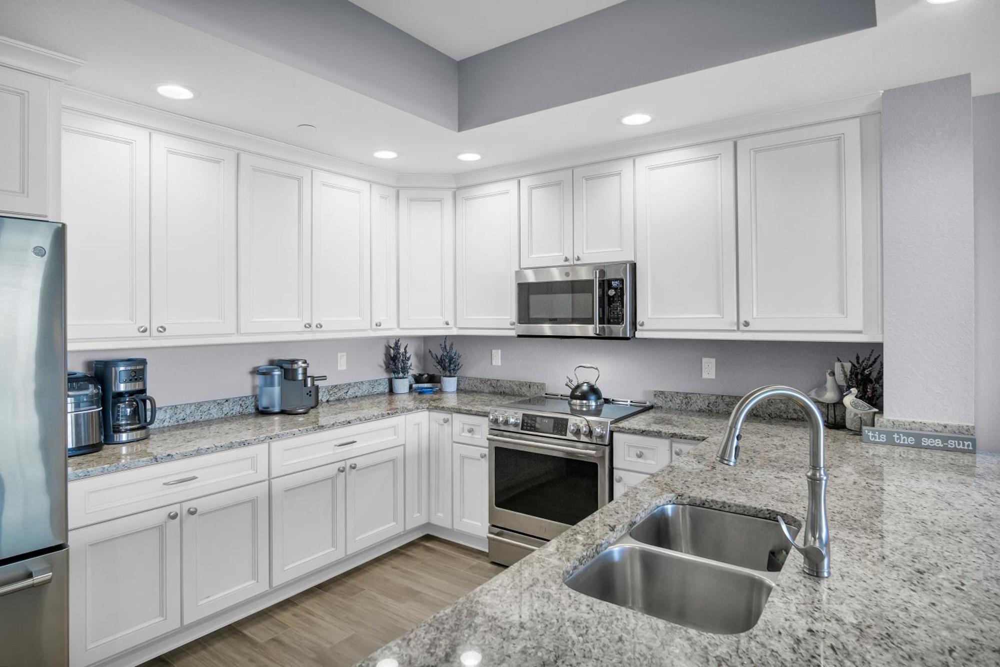Apartment Waterfront -3br - 2kings -pool Balcony -