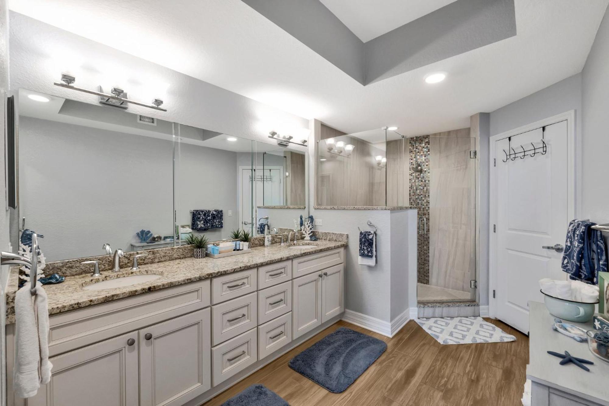 Waterfront -3br - 2kings -pool Balcony - * Clearwater Beach