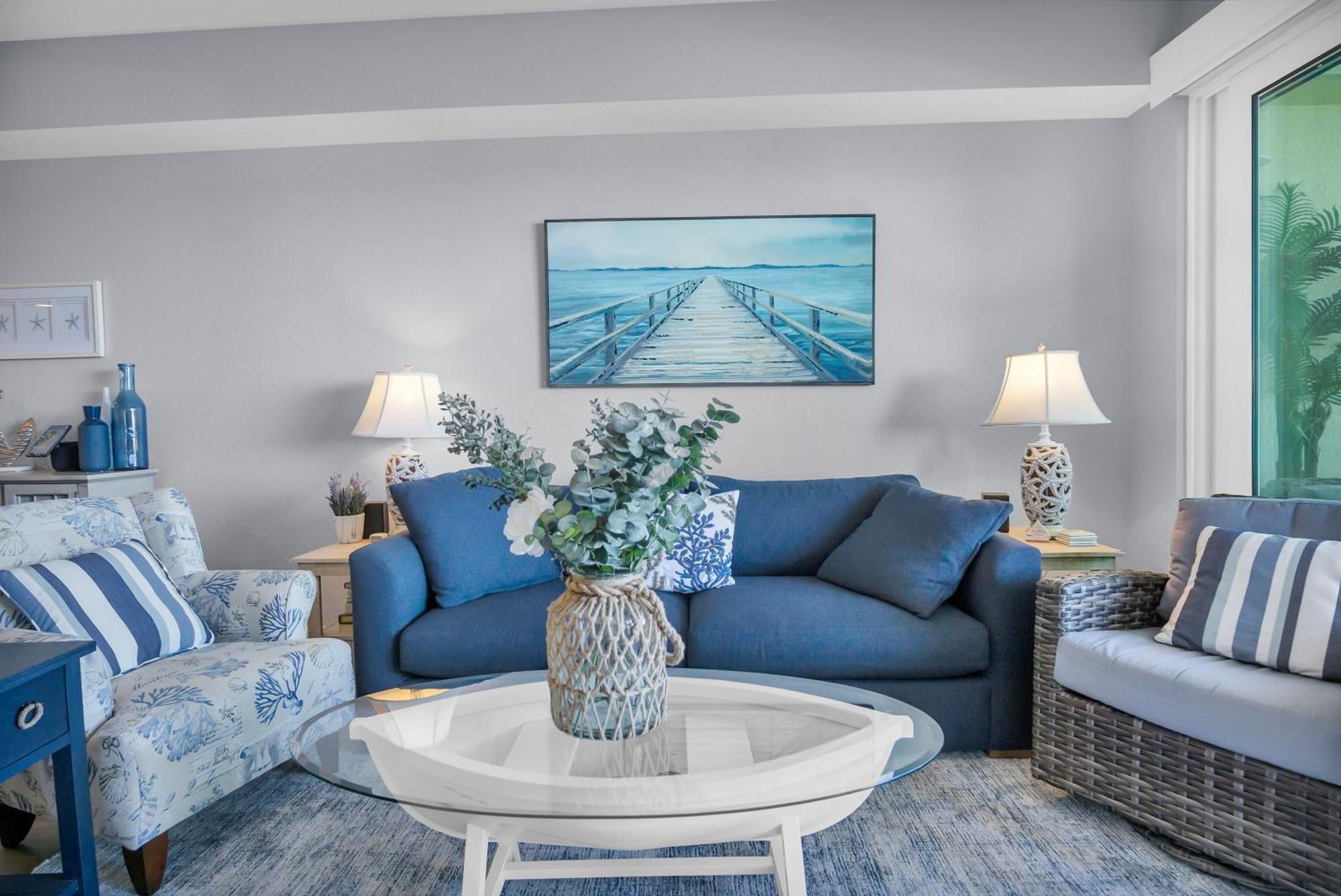 Waterfront -3br - 2kings -pool Balcony -