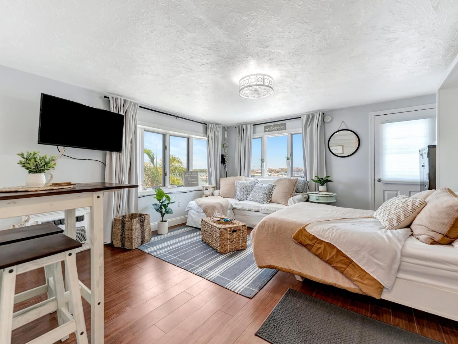 The Boho Waterview W Balcony Bbq & Heated Pool Apartment Clearwater Beach
