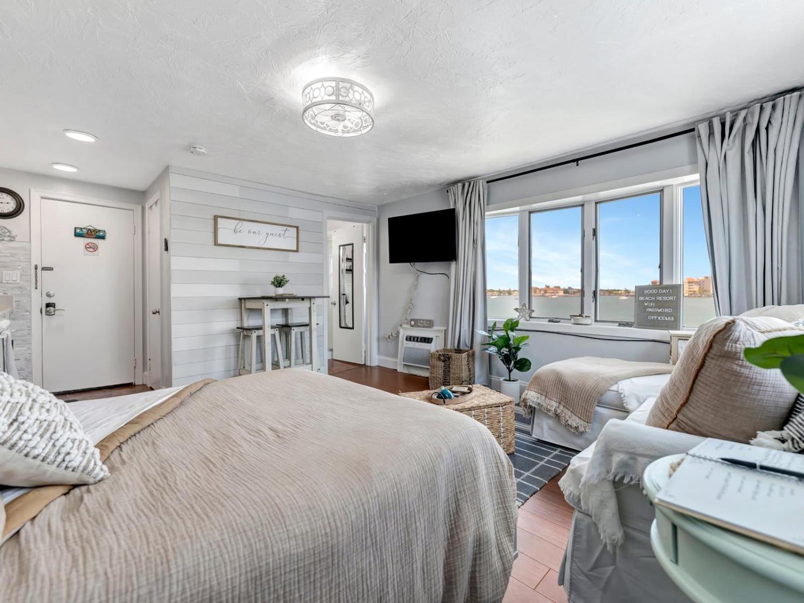 The Boho Waterview W Balcony Bbq & Heated Pool *