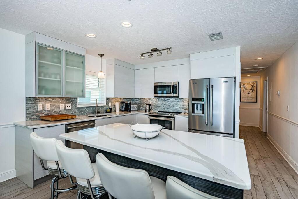 Apartment New Listing Stunning View Cypress Beachfront