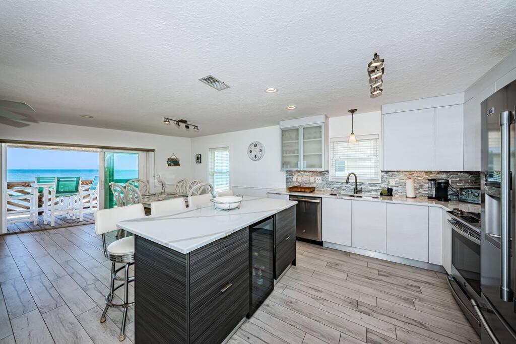 New Listing Stunning View Cypress Beachfront Apartment Clearwater Beach
