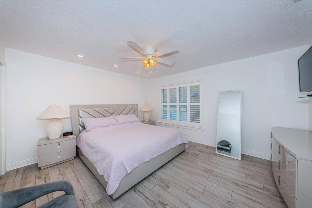 New Listing Stunning View Cypress Beachfront * Clearwater Beach