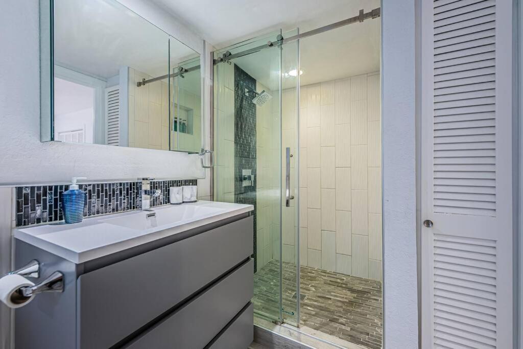 Apartment New Listing Stunning View Cypress Beachfront Clearwater Beach