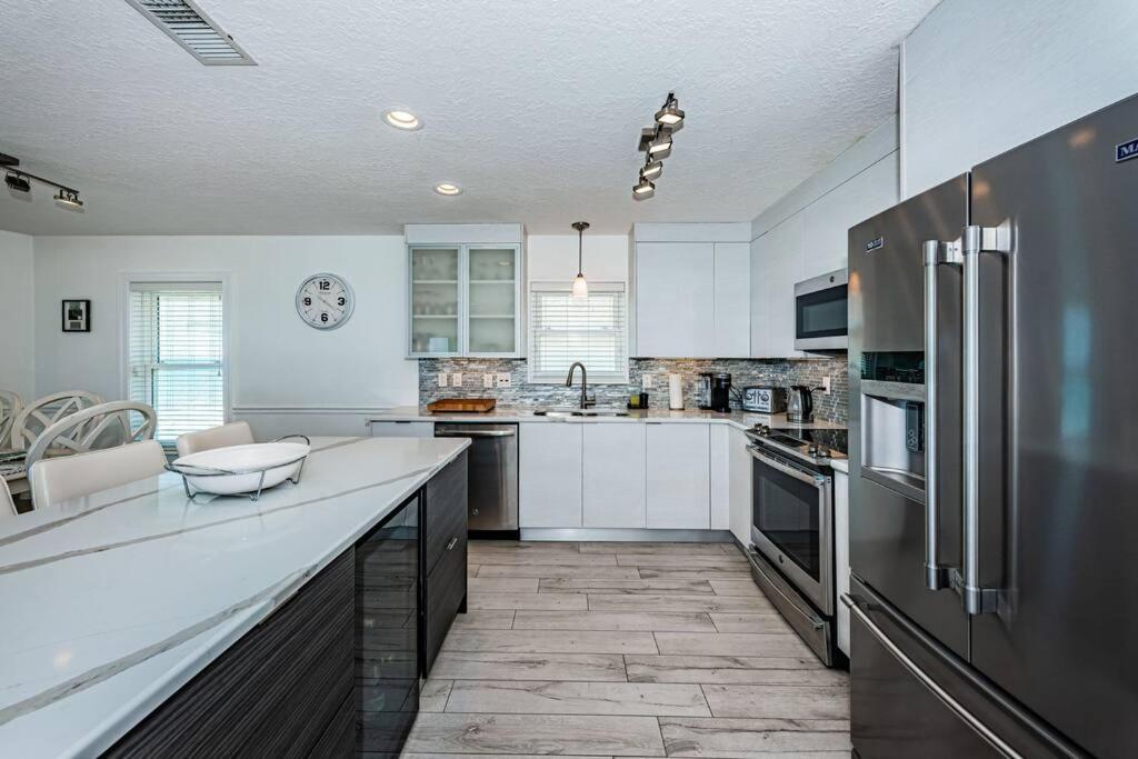 Apartment New Listing Stunning View Cypress Beachfront *