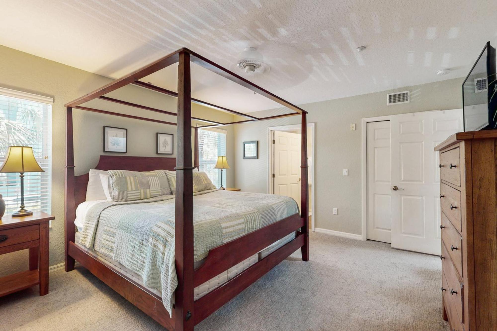 Apartment Oceanside 201 *